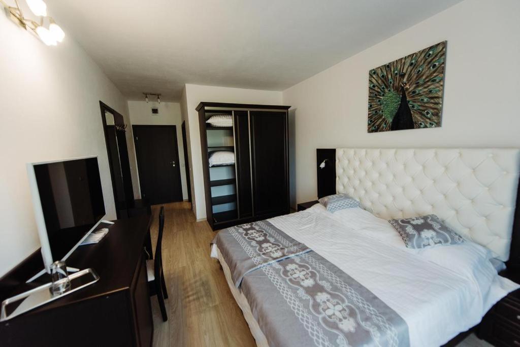 Double Room - Photo 25