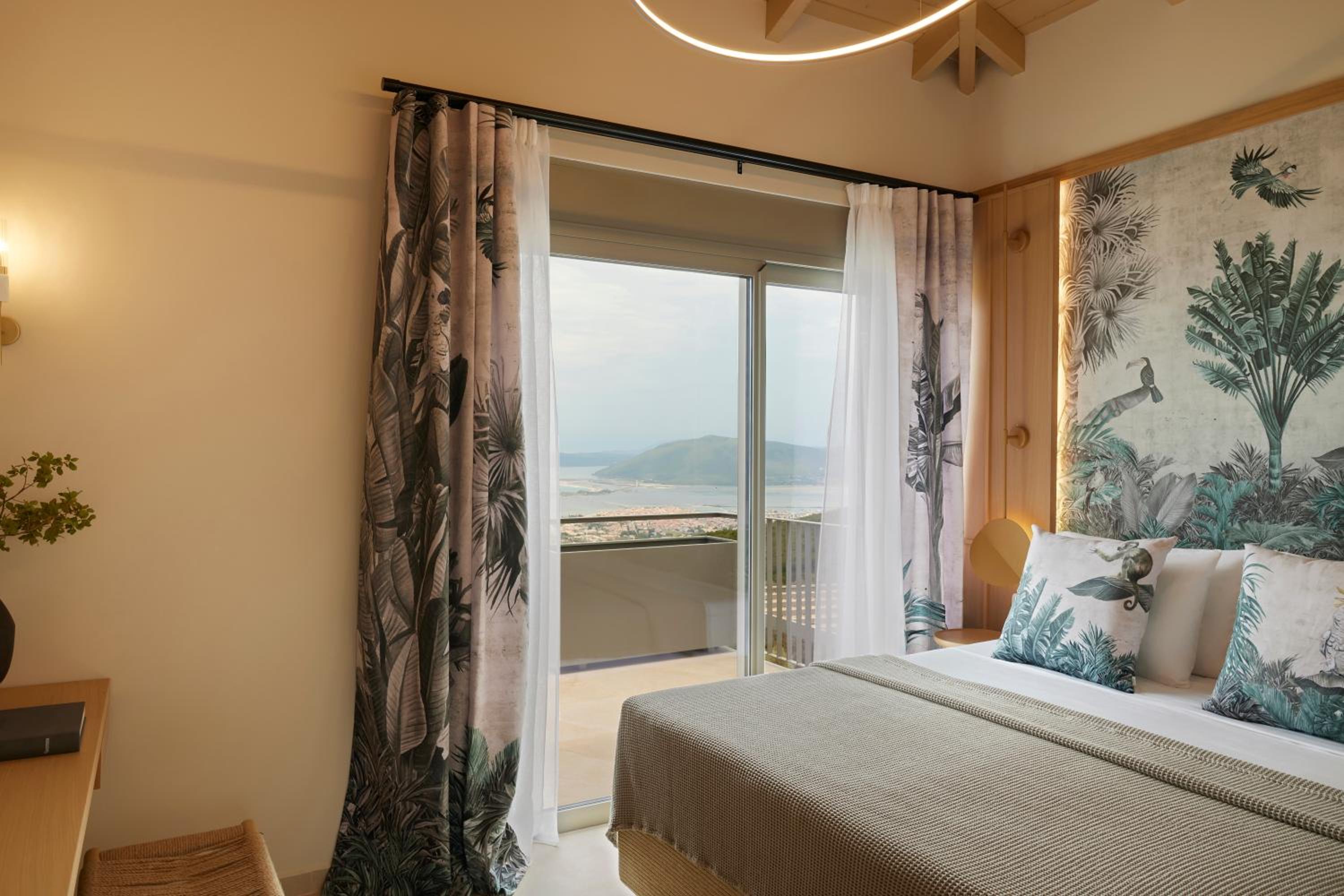 Premium 2 Bedroom 2 Bathroom Private Heated Pool Villa with Panoramic Sea View