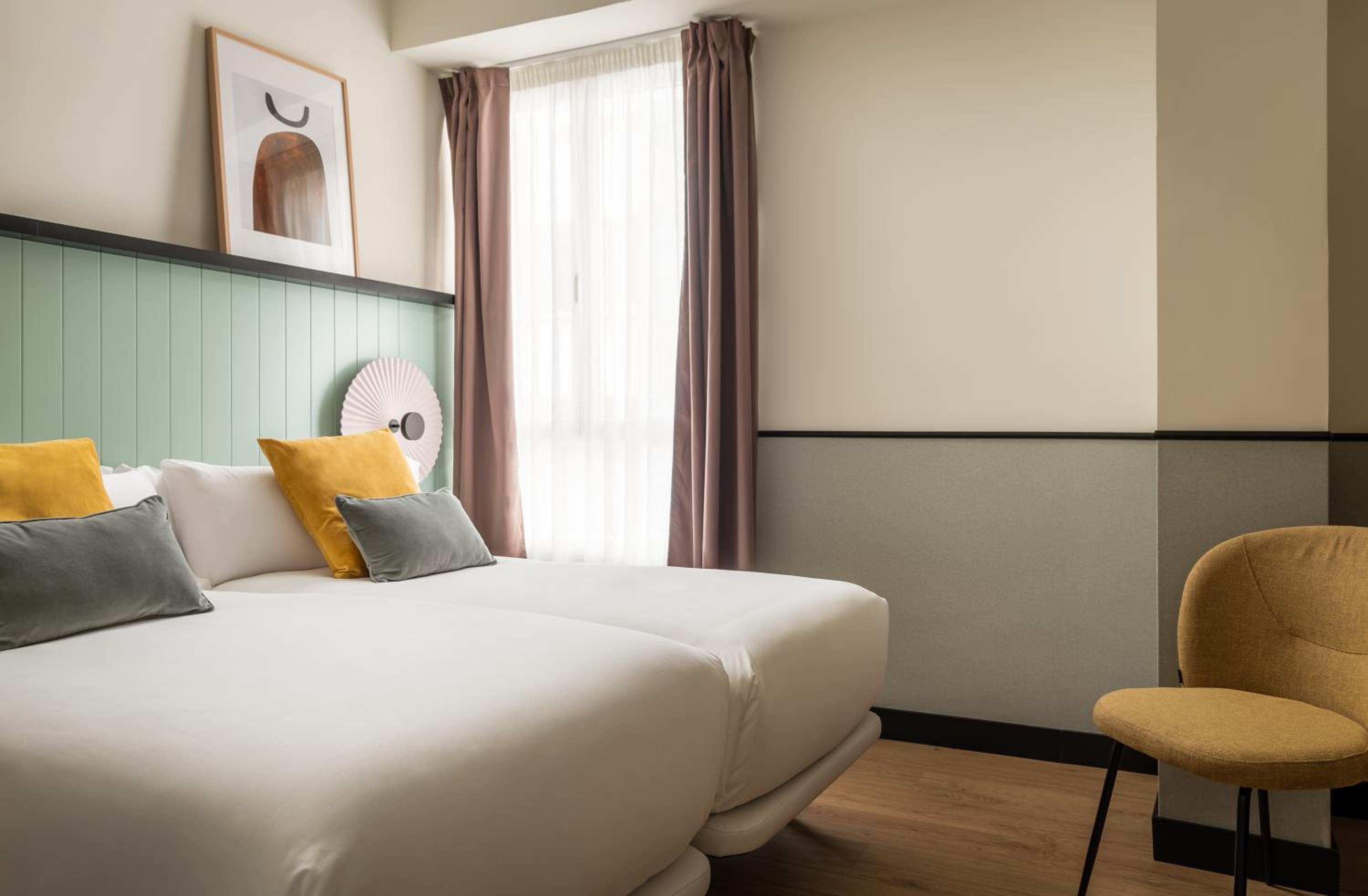 Twin Room - Photo 1