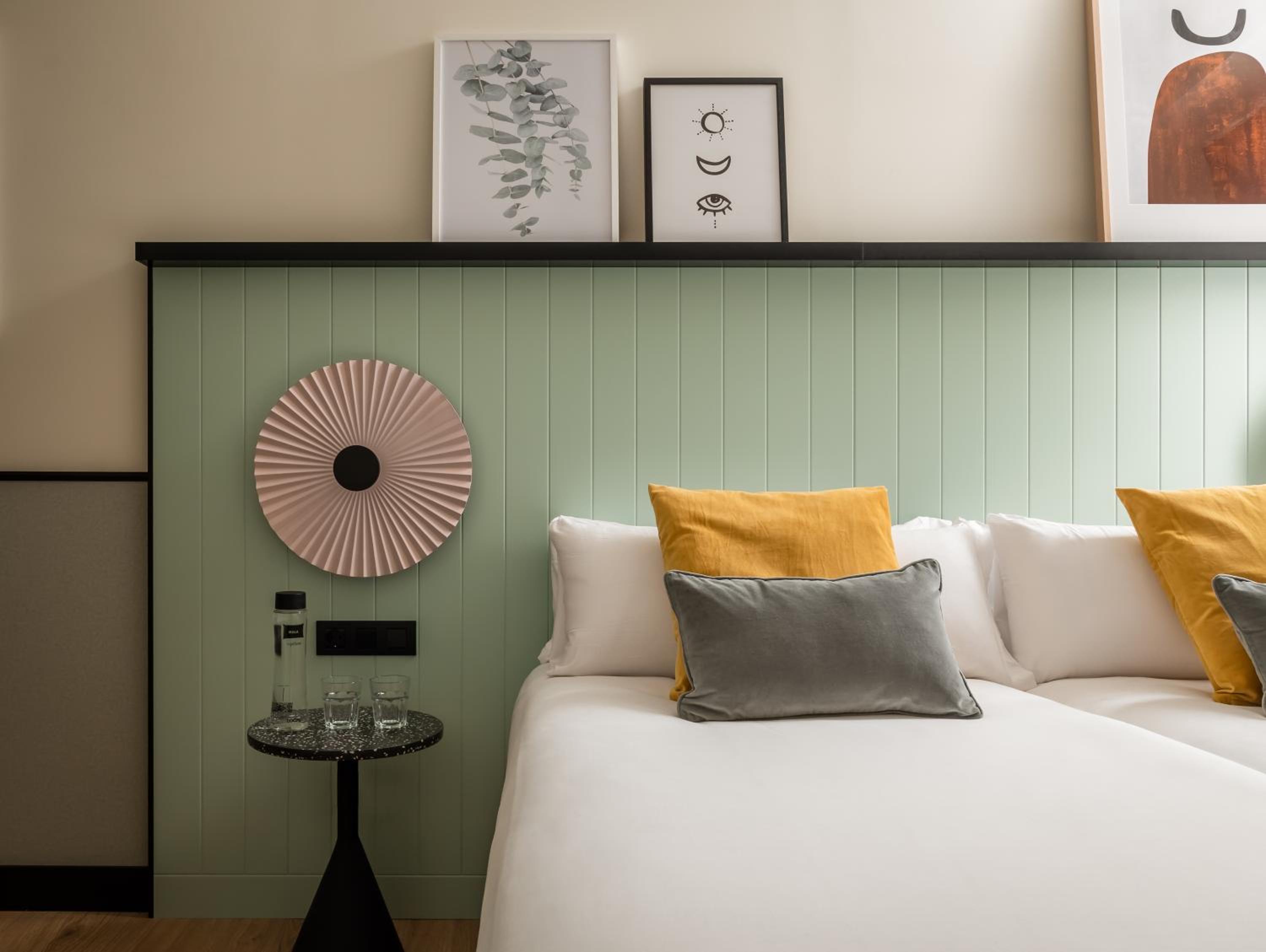 Twin Room - Photo 7