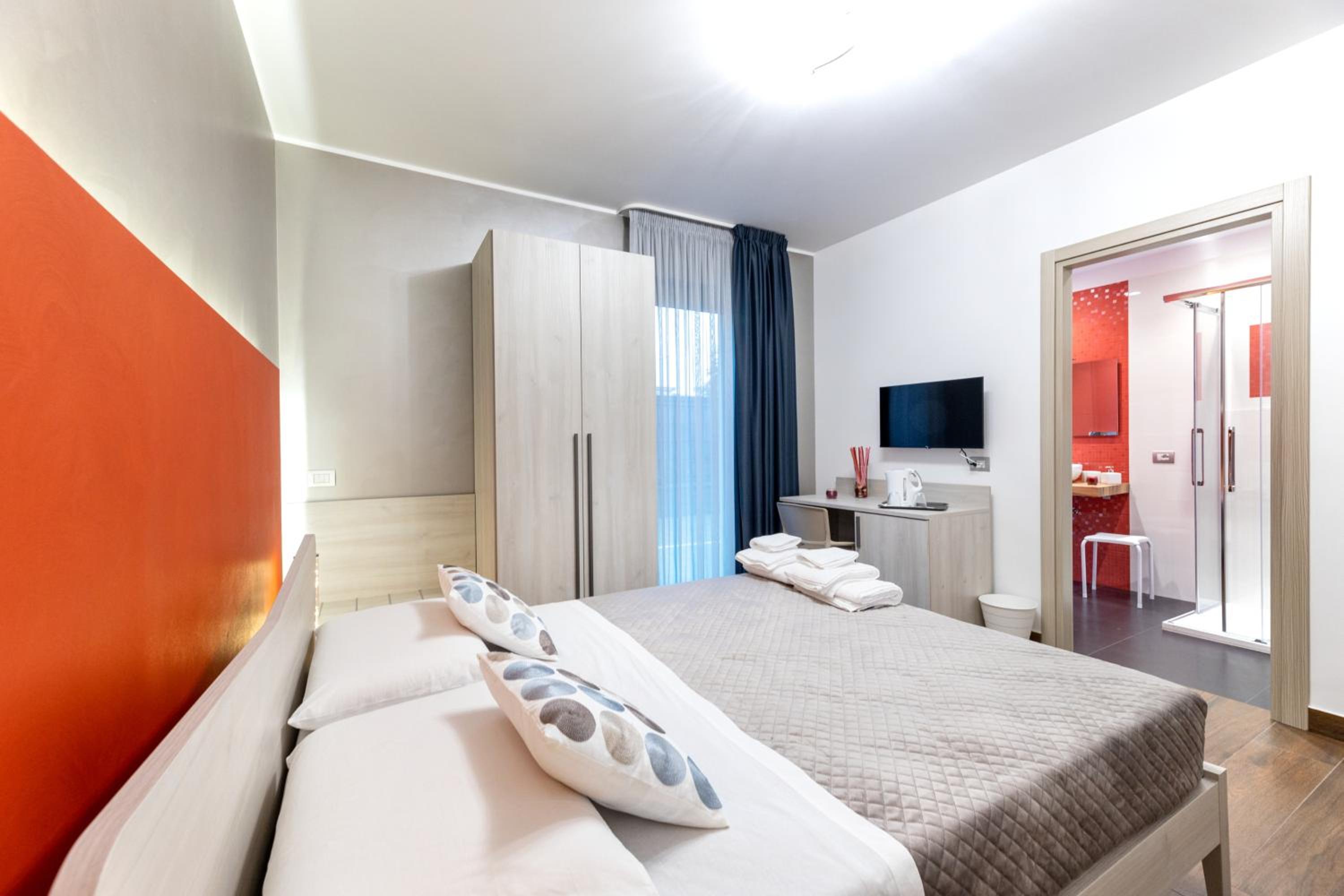 Deluxe King Room photo 1