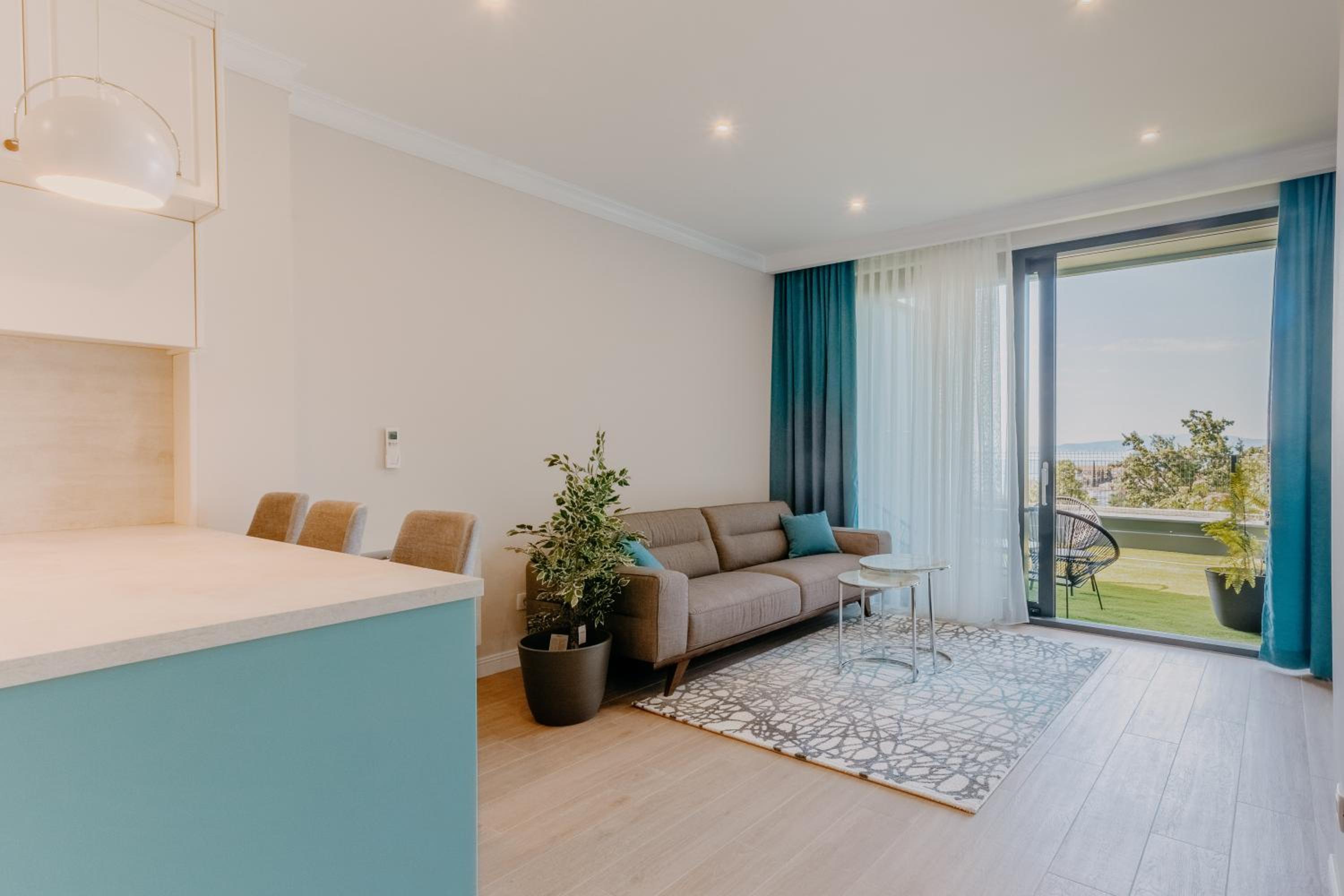 One-Bedroom Apartment with Sea View