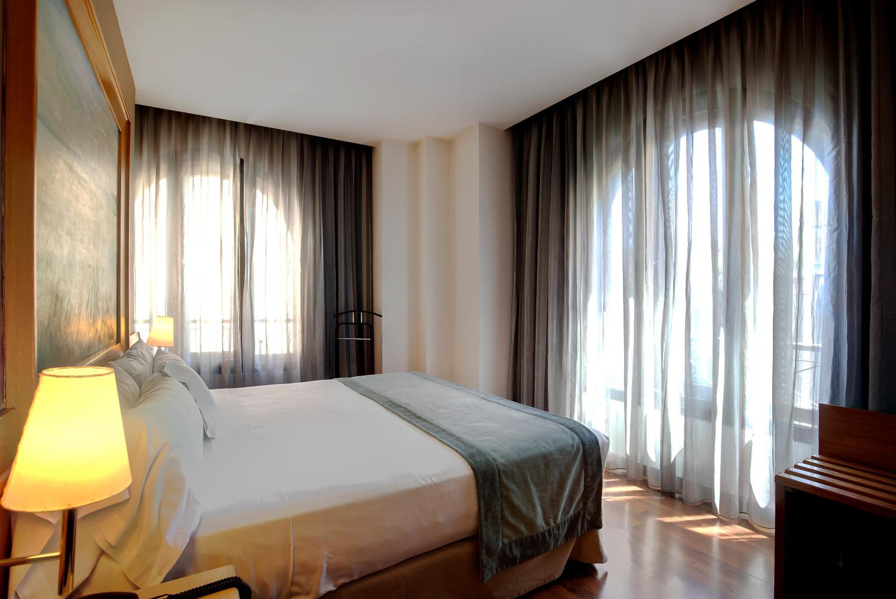 Double or Twin Room - Photo 1