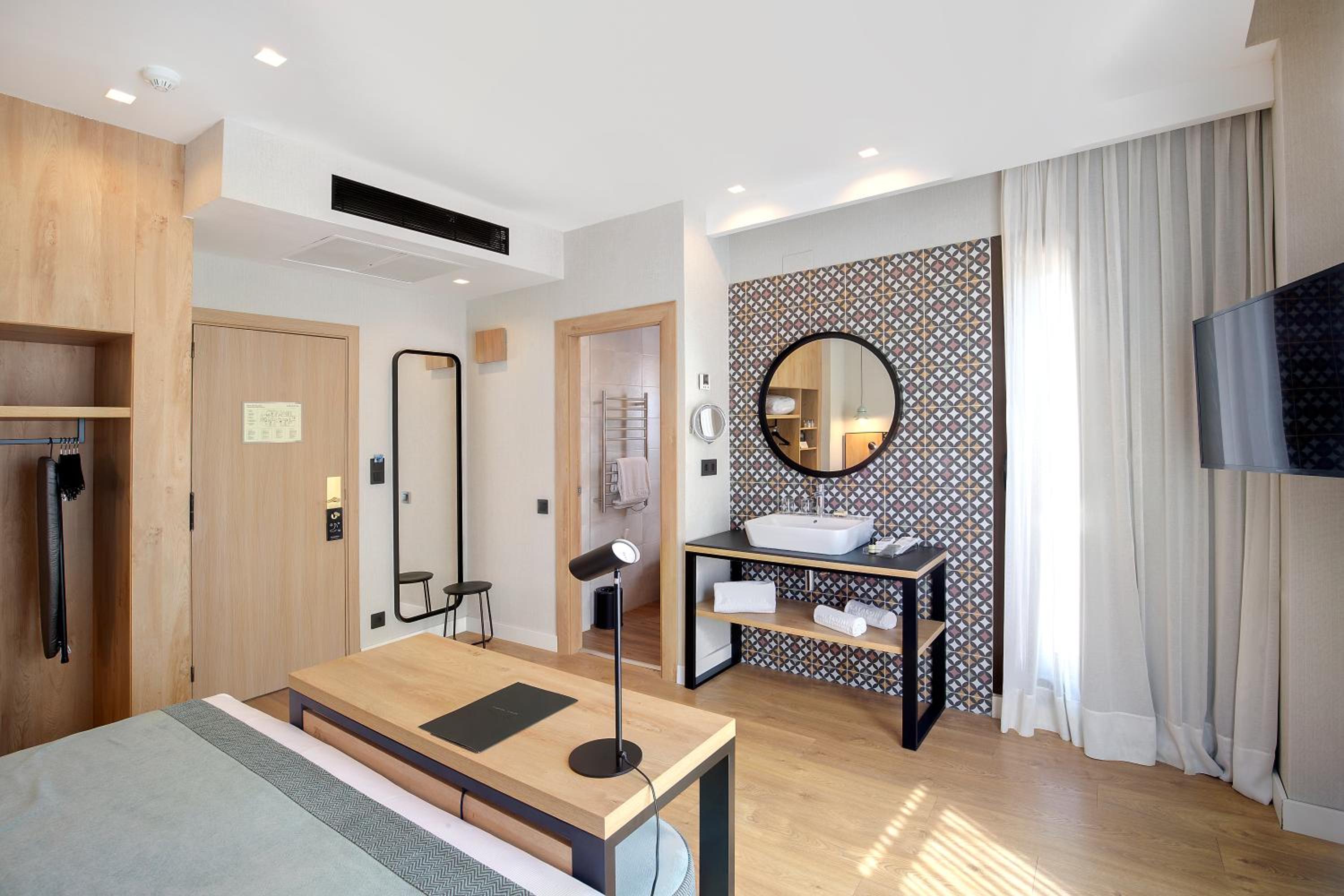 Superior Double or Twin Room with Terrace - Photo 5