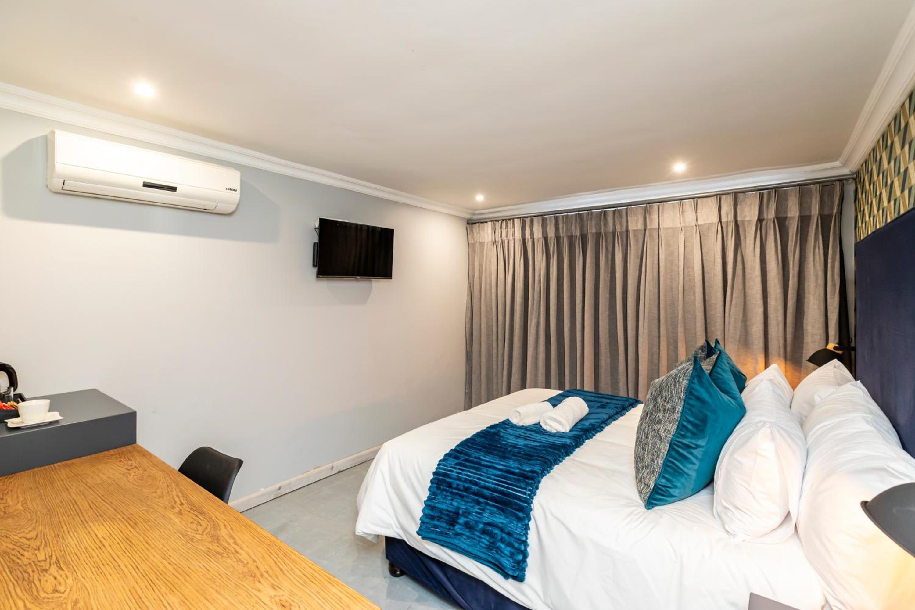 Deluxe Queen Room photo 3