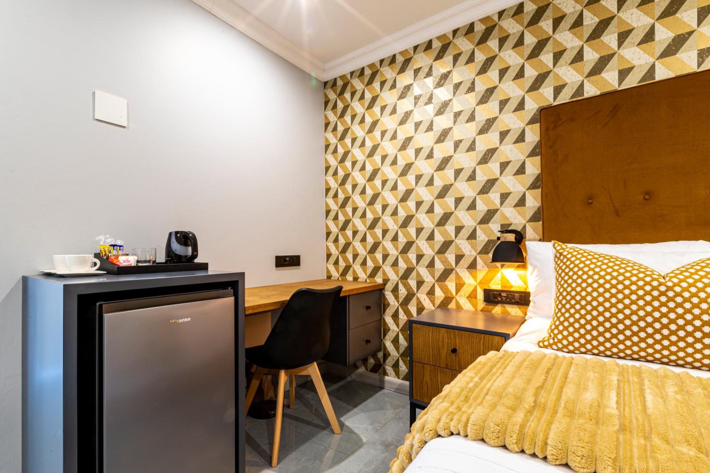 Double Room - Photo 7