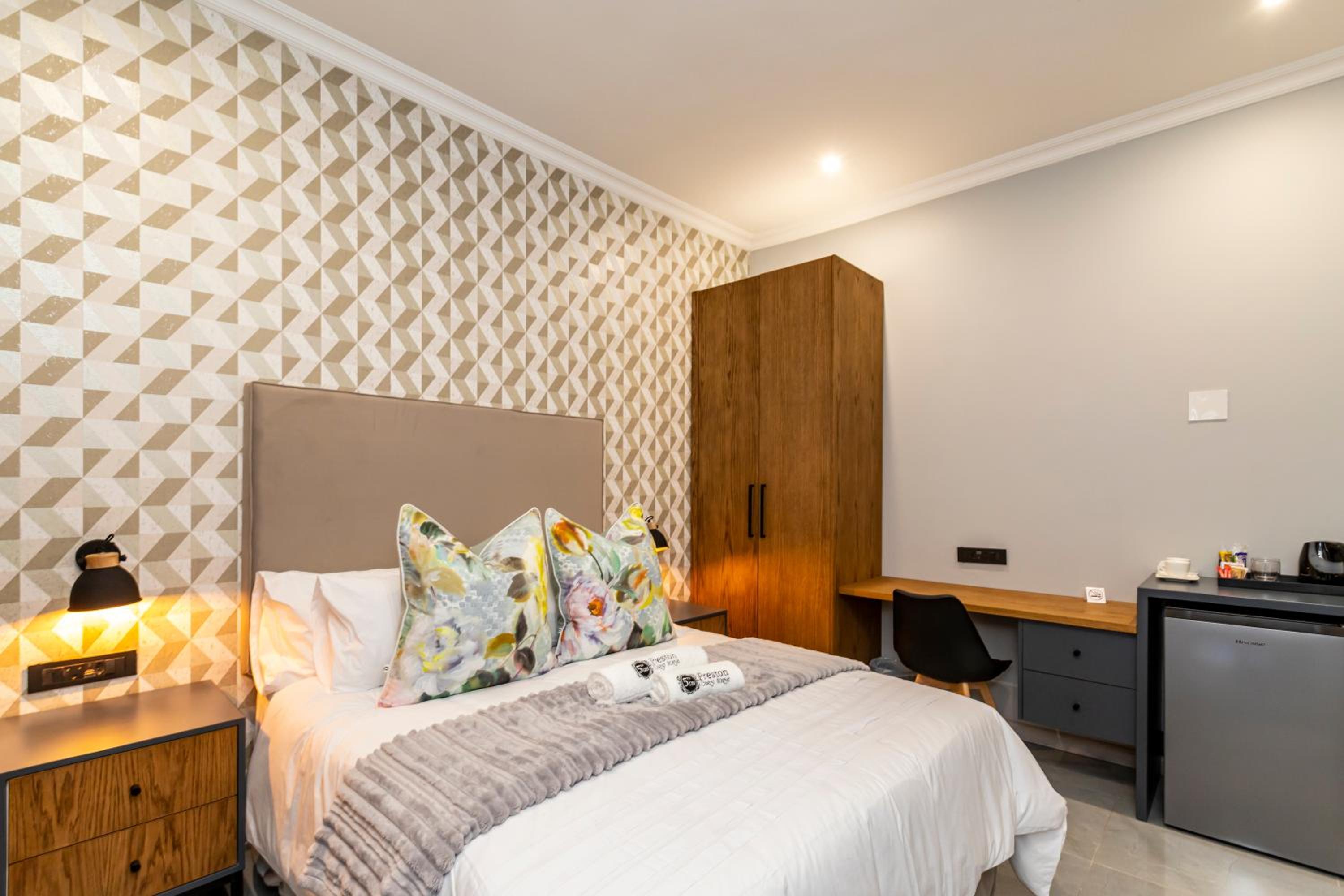 Queen Room - Photo 10