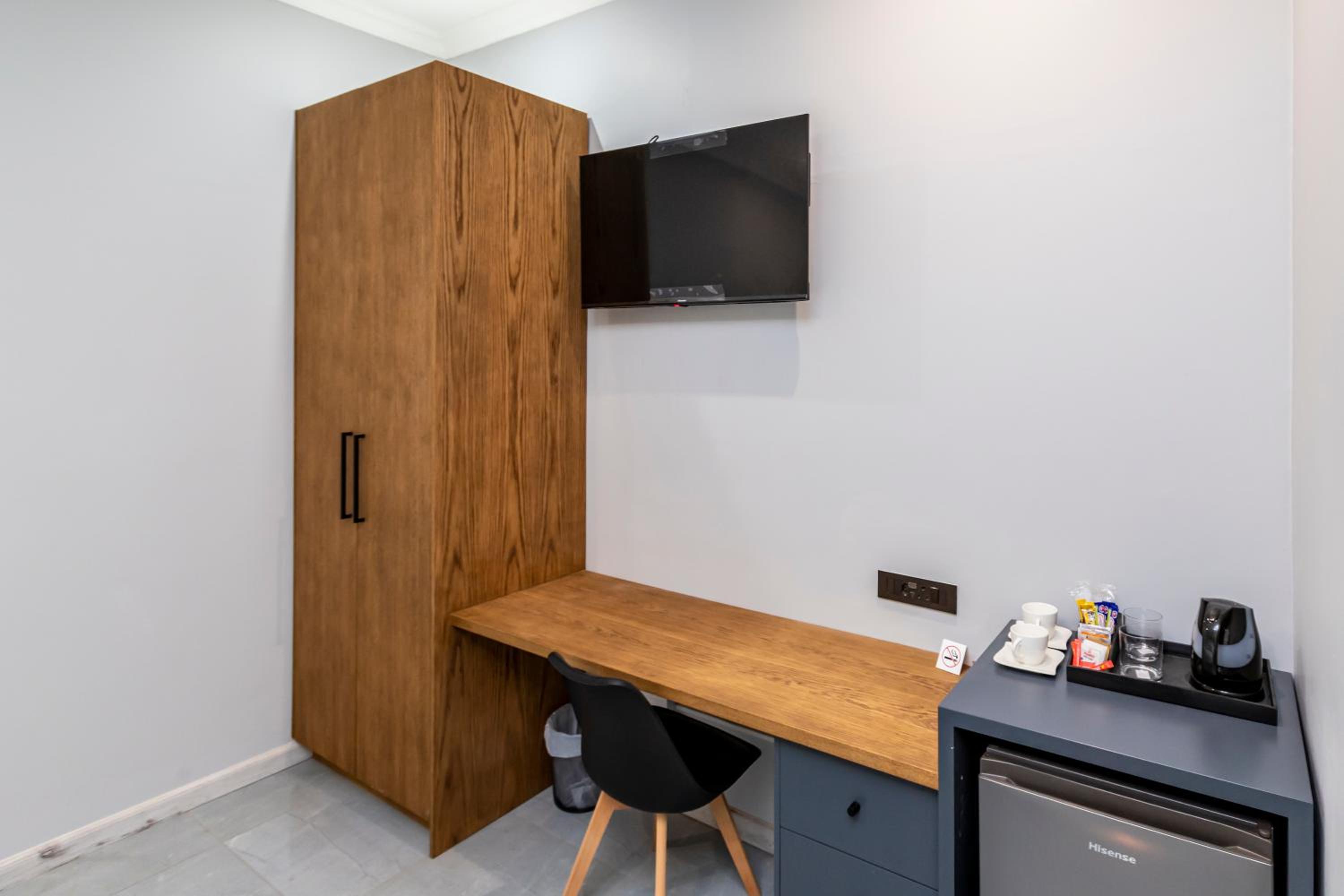 Superior King Room - Photo 12