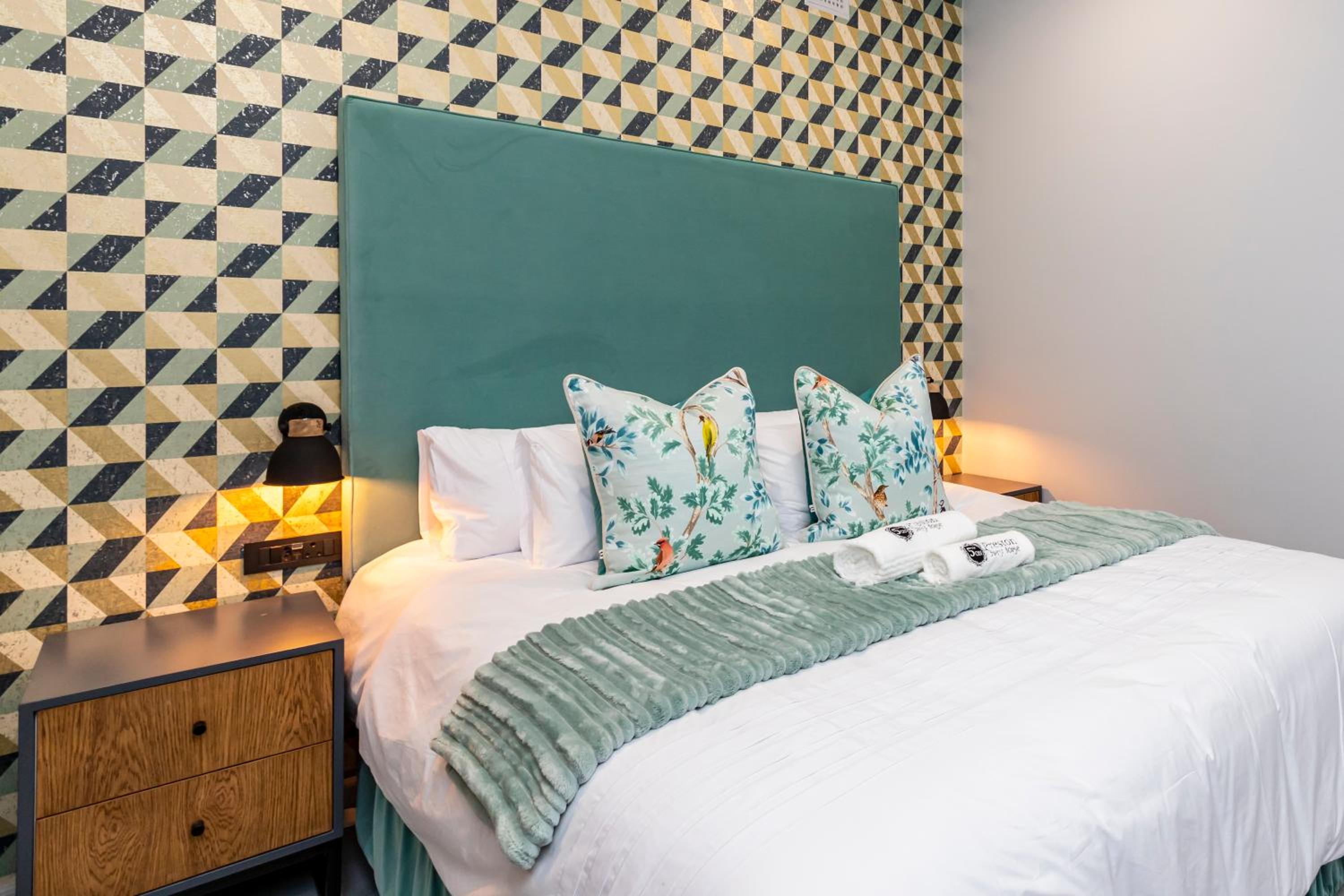 Superior King Room - Photo 6