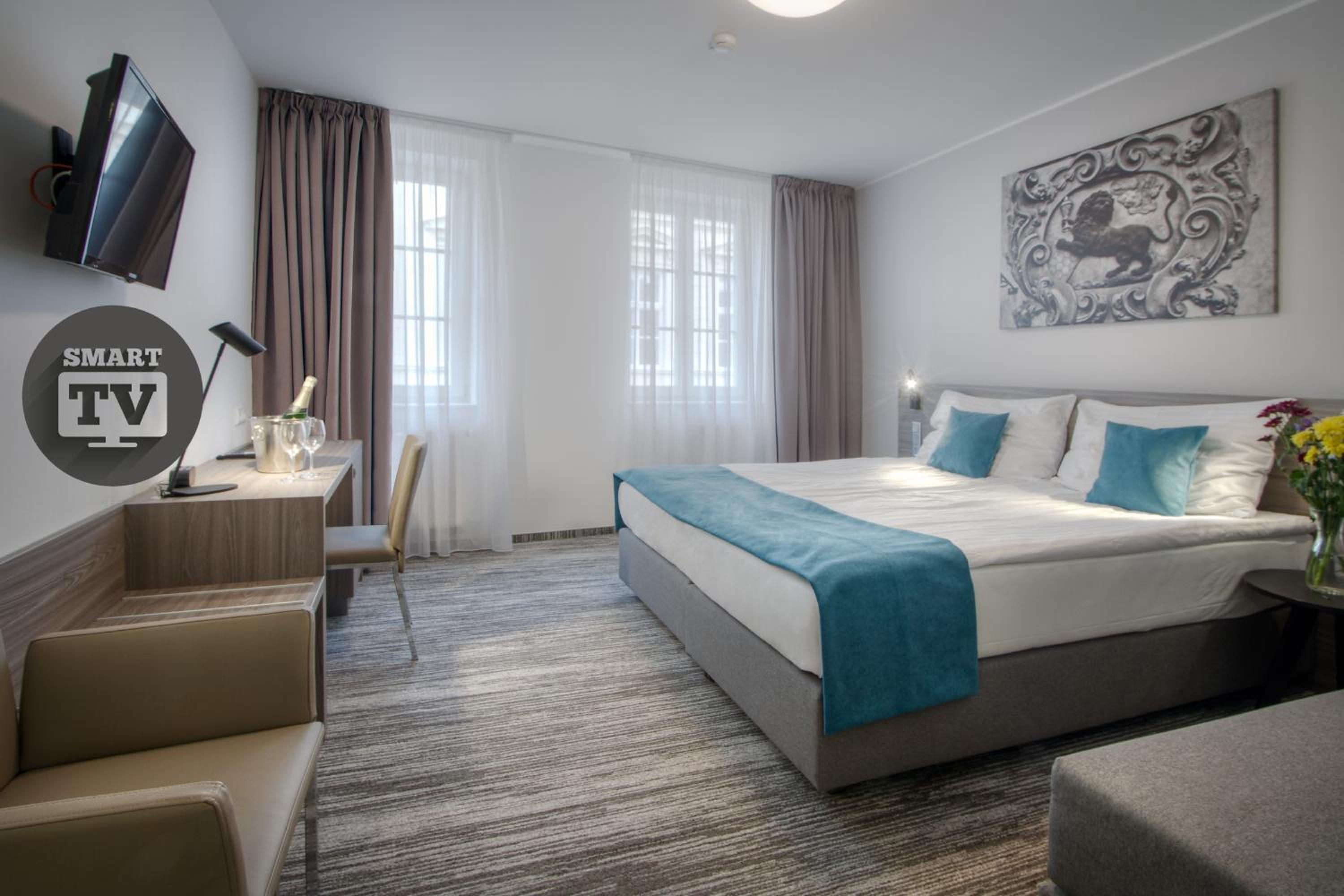 Double or Twin Room - Photo 8