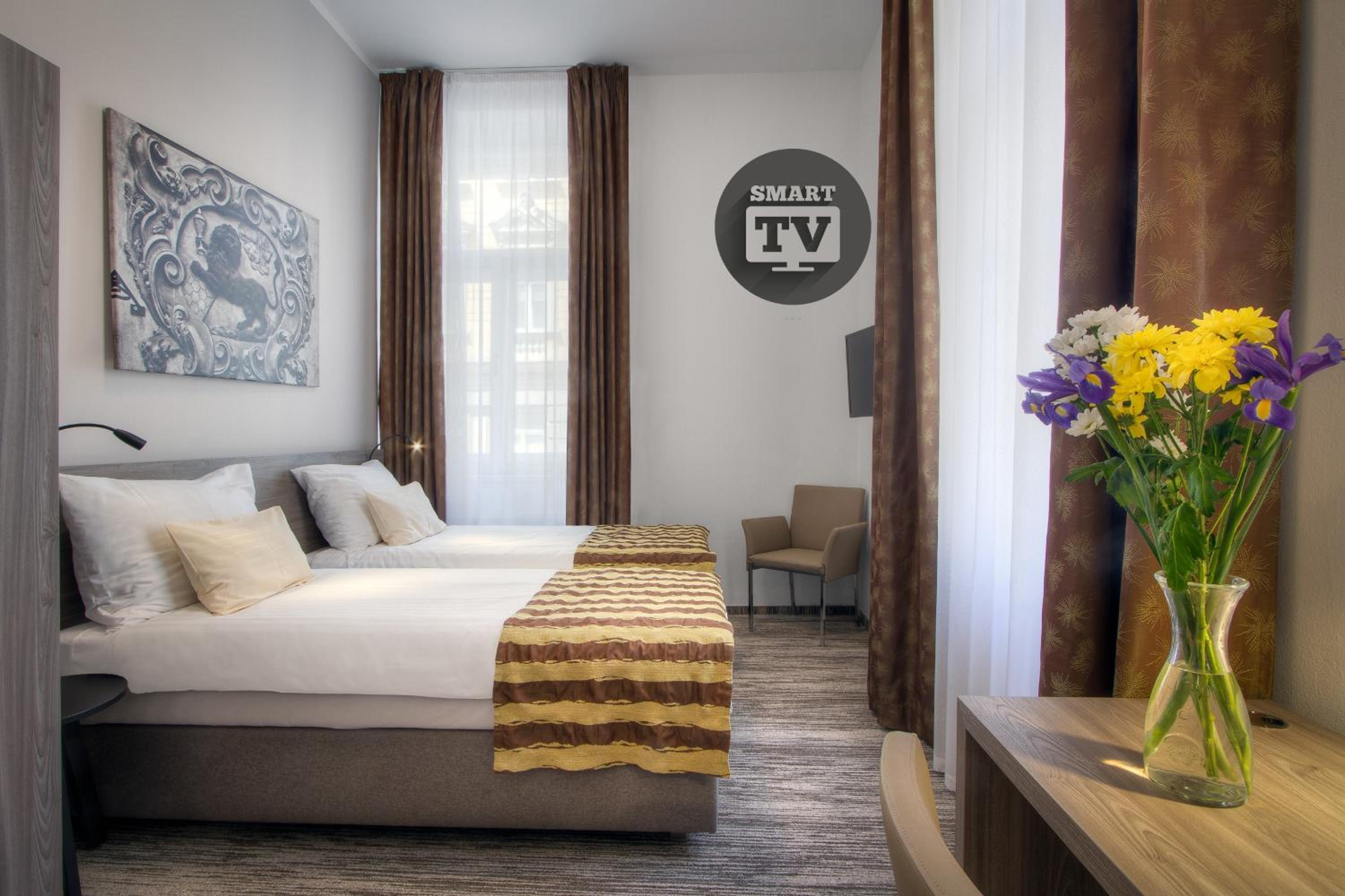Double or Twin Room - Photo 7