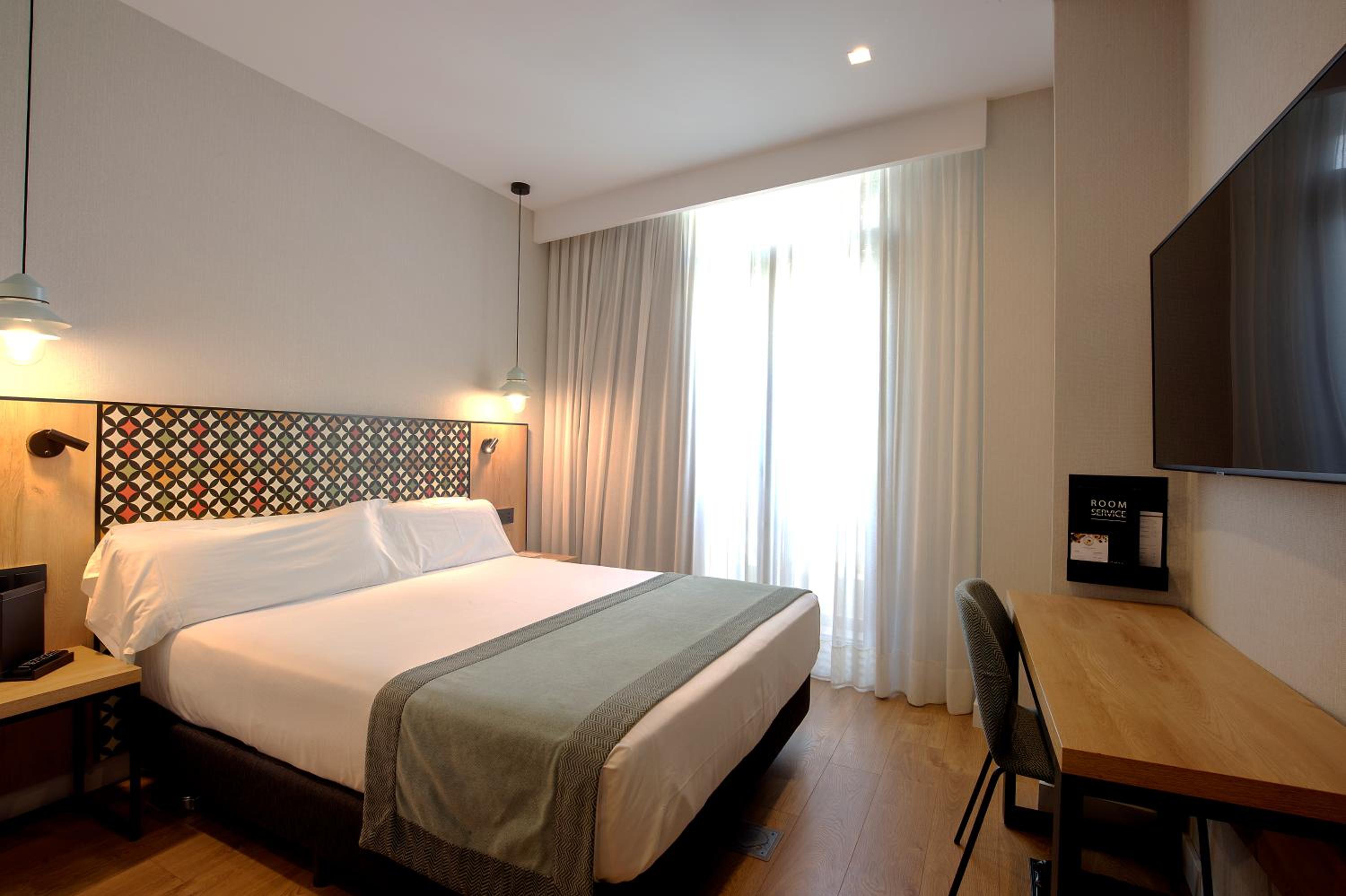 Habitación Doble o Twin Superior con Terraza y Piscina