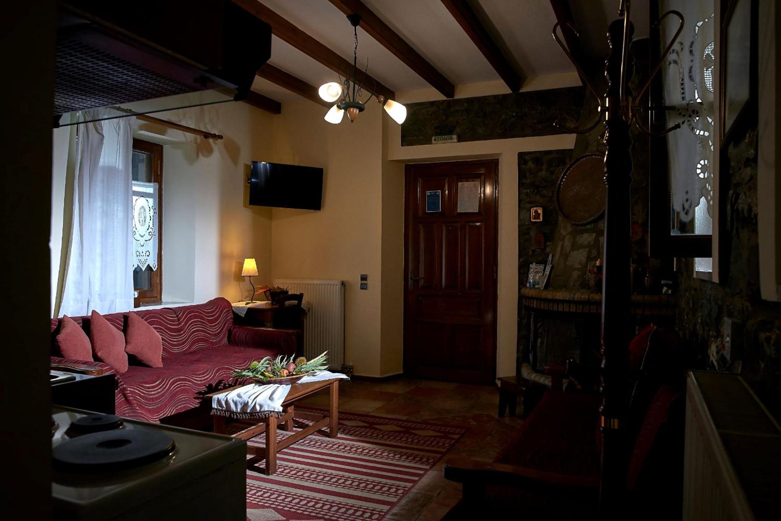 Suite with Mountain View - Photo 17