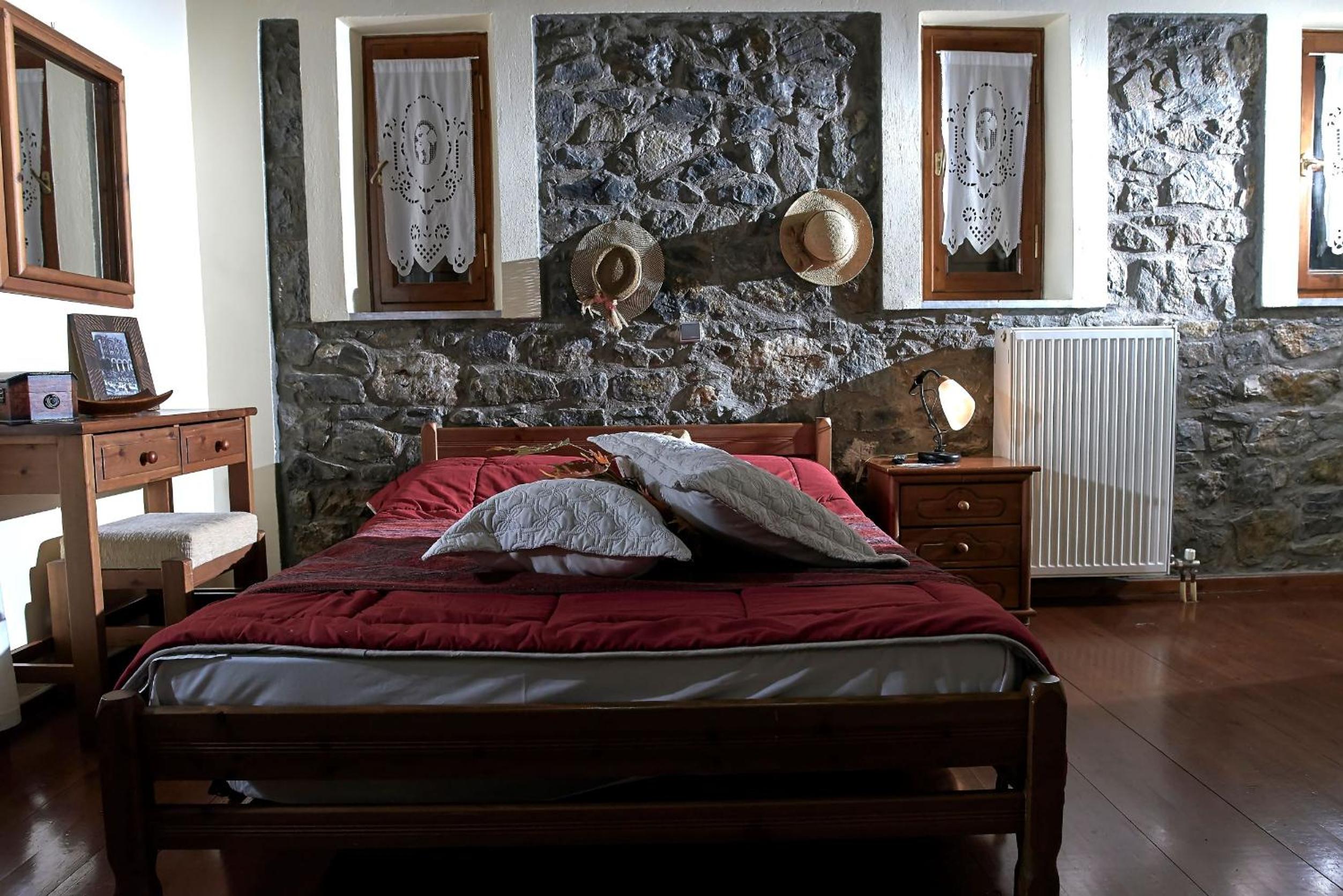Suite with Mountain View - Photo 15