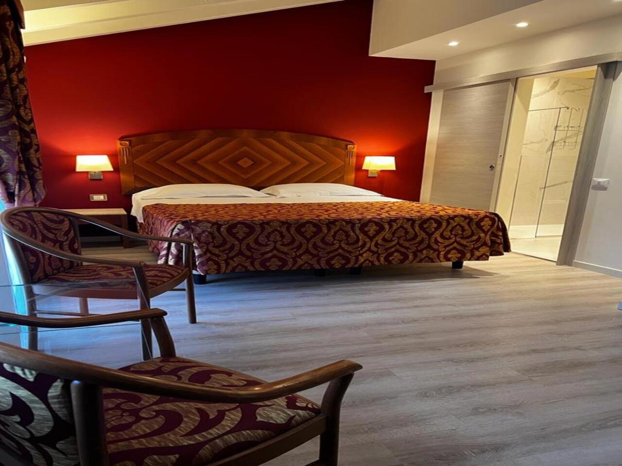 Deluxe Double Room - Photo 3