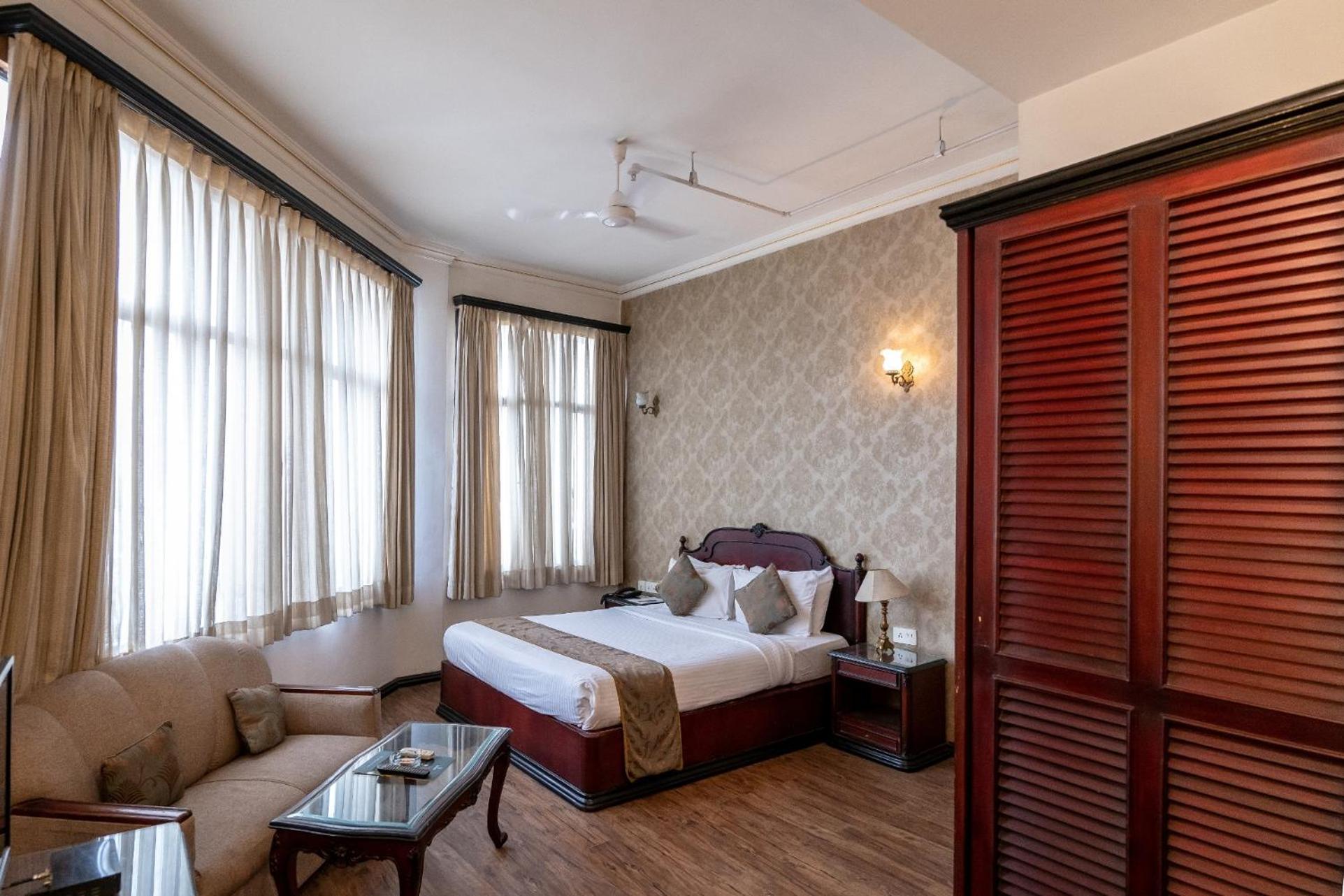 Executive Double Room - Photo 8