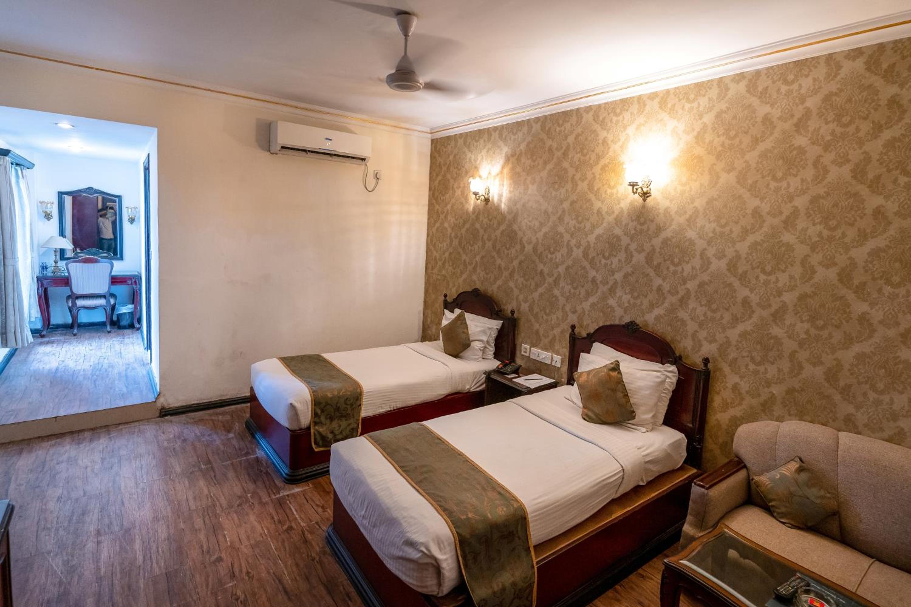 Executive Double Room - Photo 17