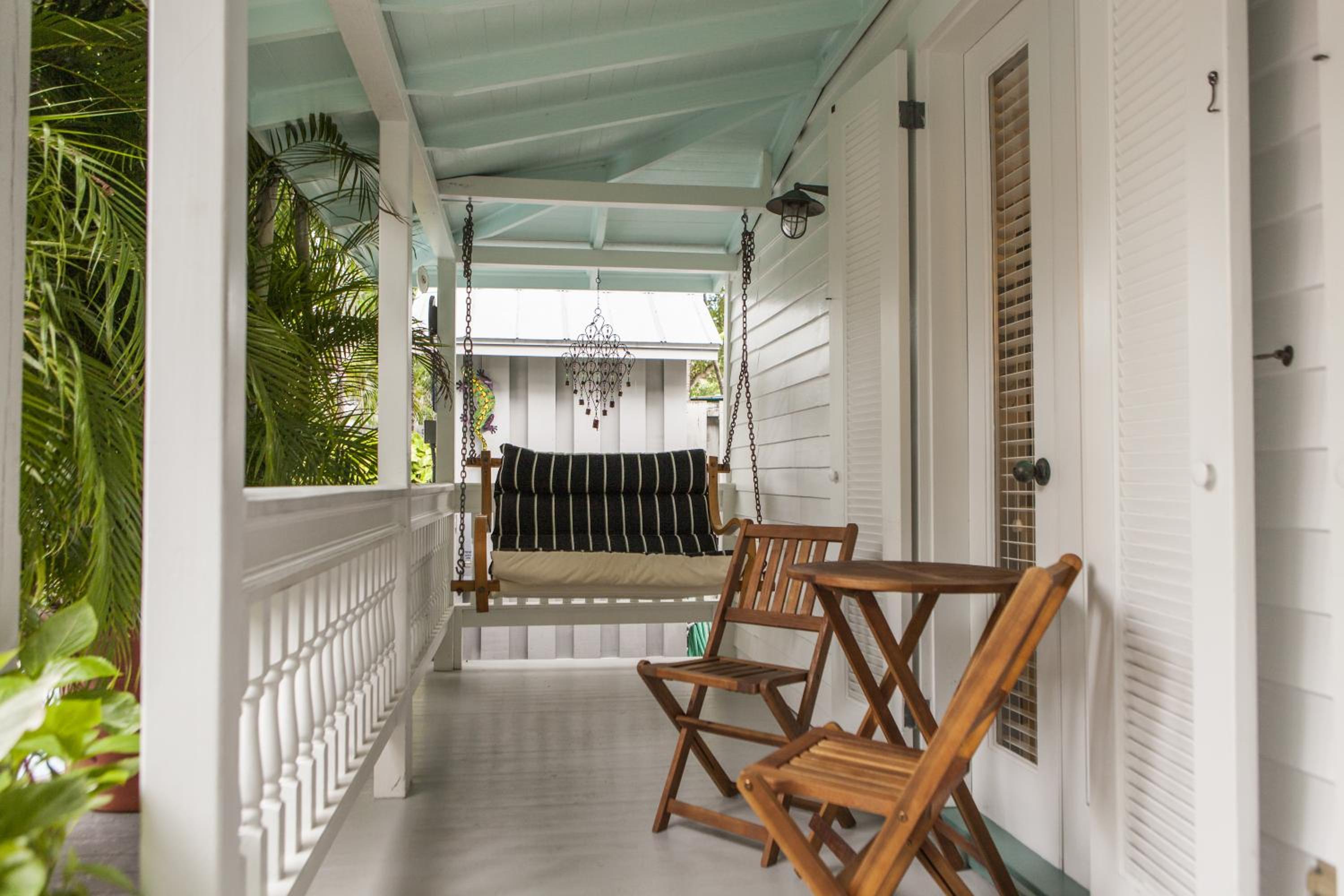 Porch Swing Island Room - Photo 6