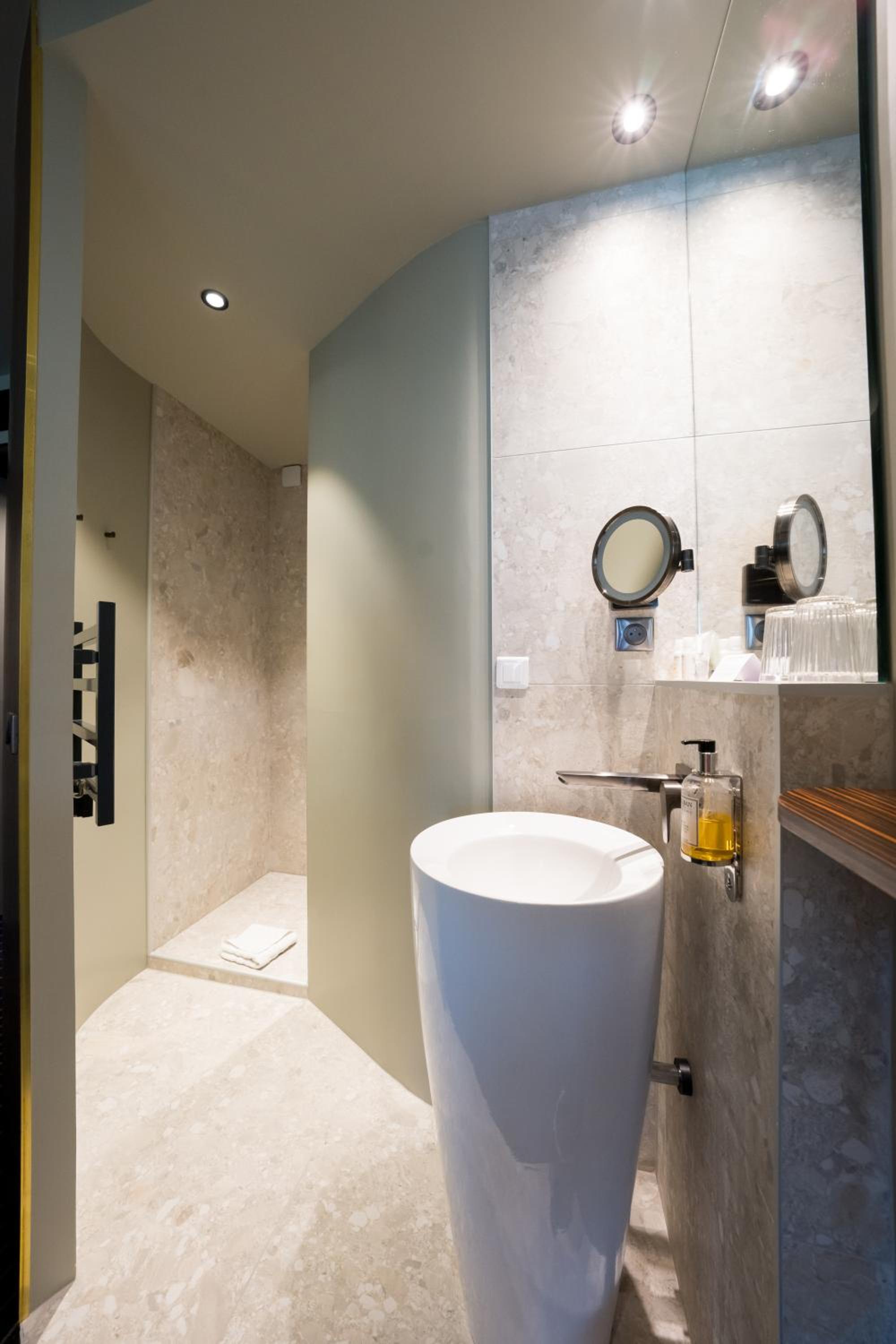 Privilege King Room with Private Terrace and Garden Access - Ground Floor/Non-Smoking - Photo 4