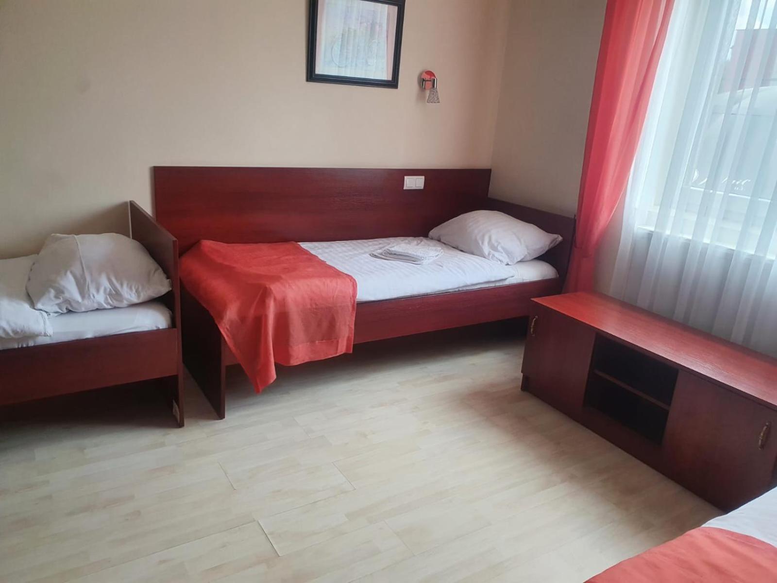 Basic Triple Room photo 1