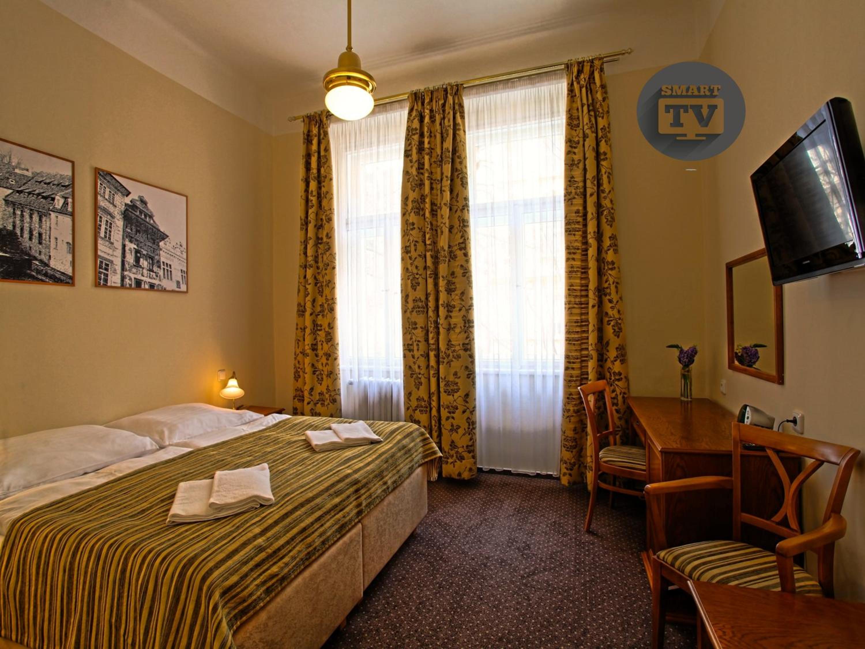 Single Room thumbnail 5
