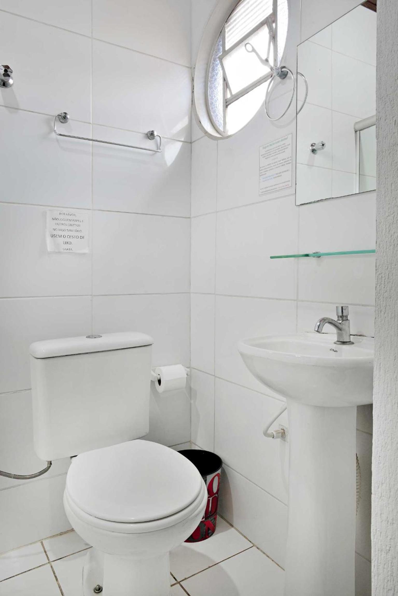 Single Room with Private Bathroom photo 3