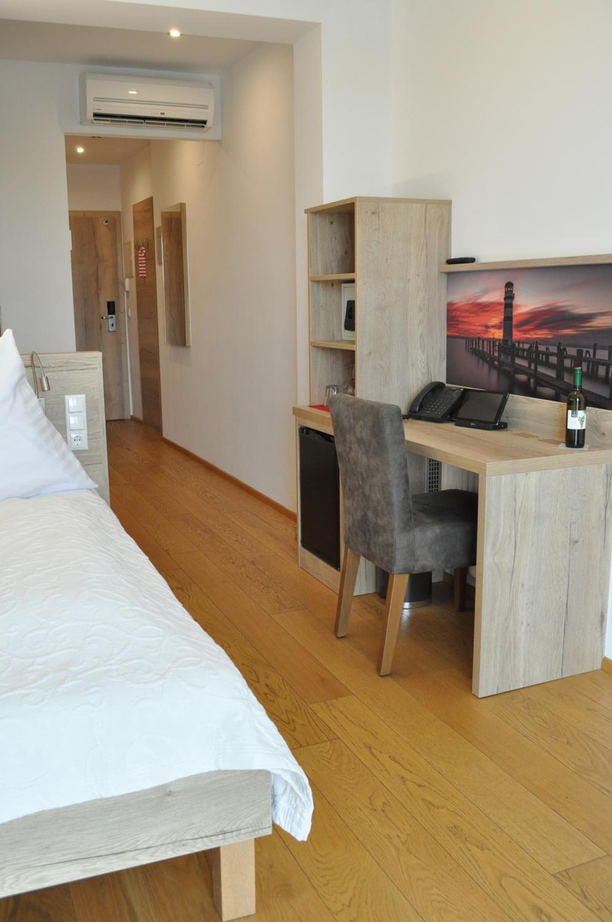 Single Room with Balcony photo 1