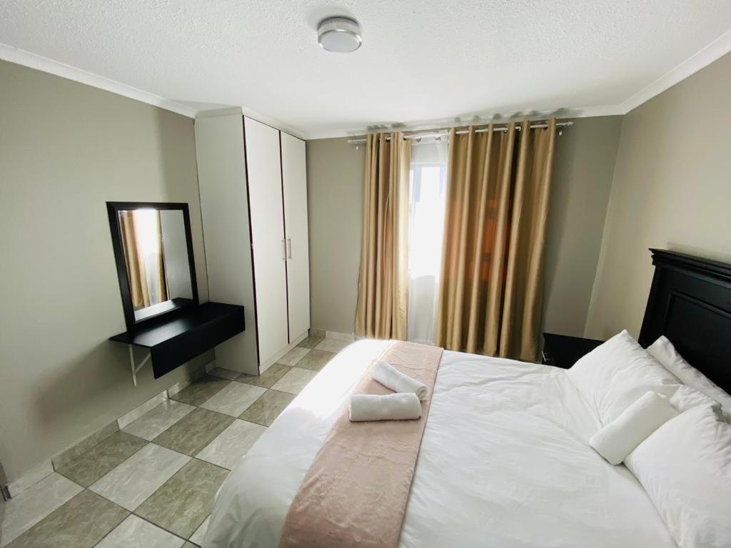 Apartment with Garden View - Photo 3