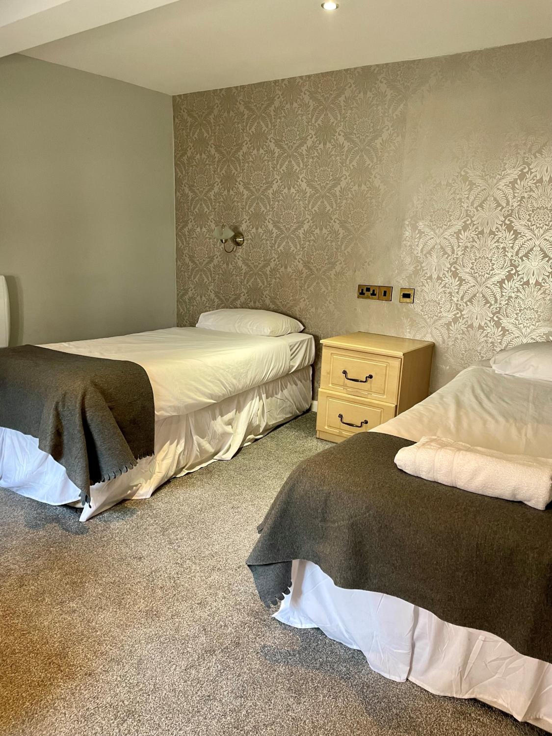 Twin Room with Courtyard View - Photo 1