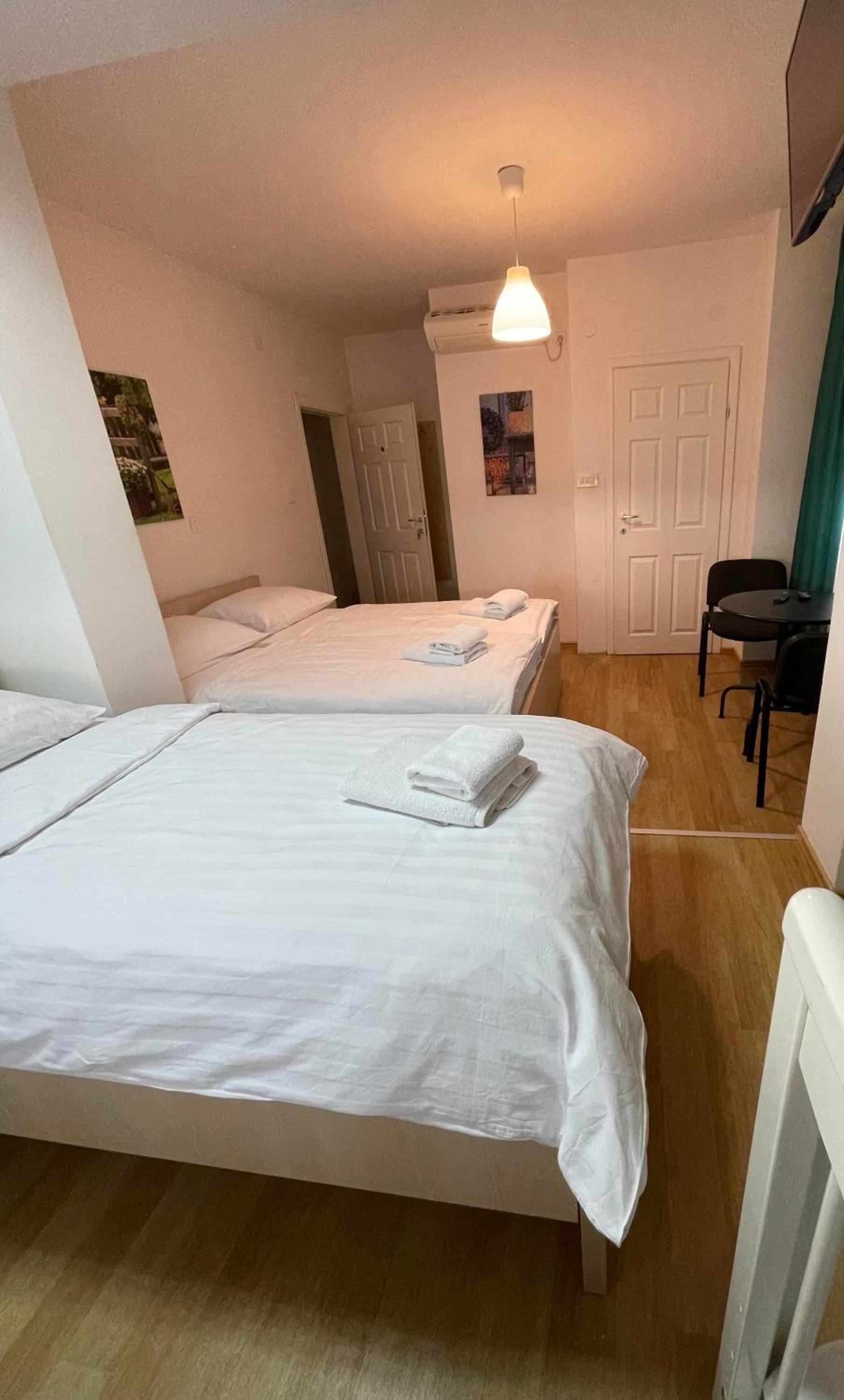 Standard Twin Room photo 2
