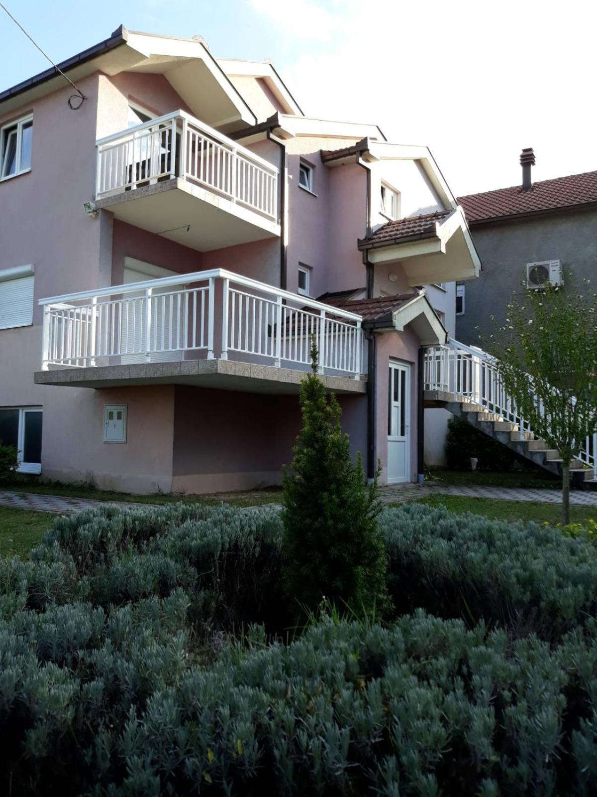 Villa with Garden View - Photo 17