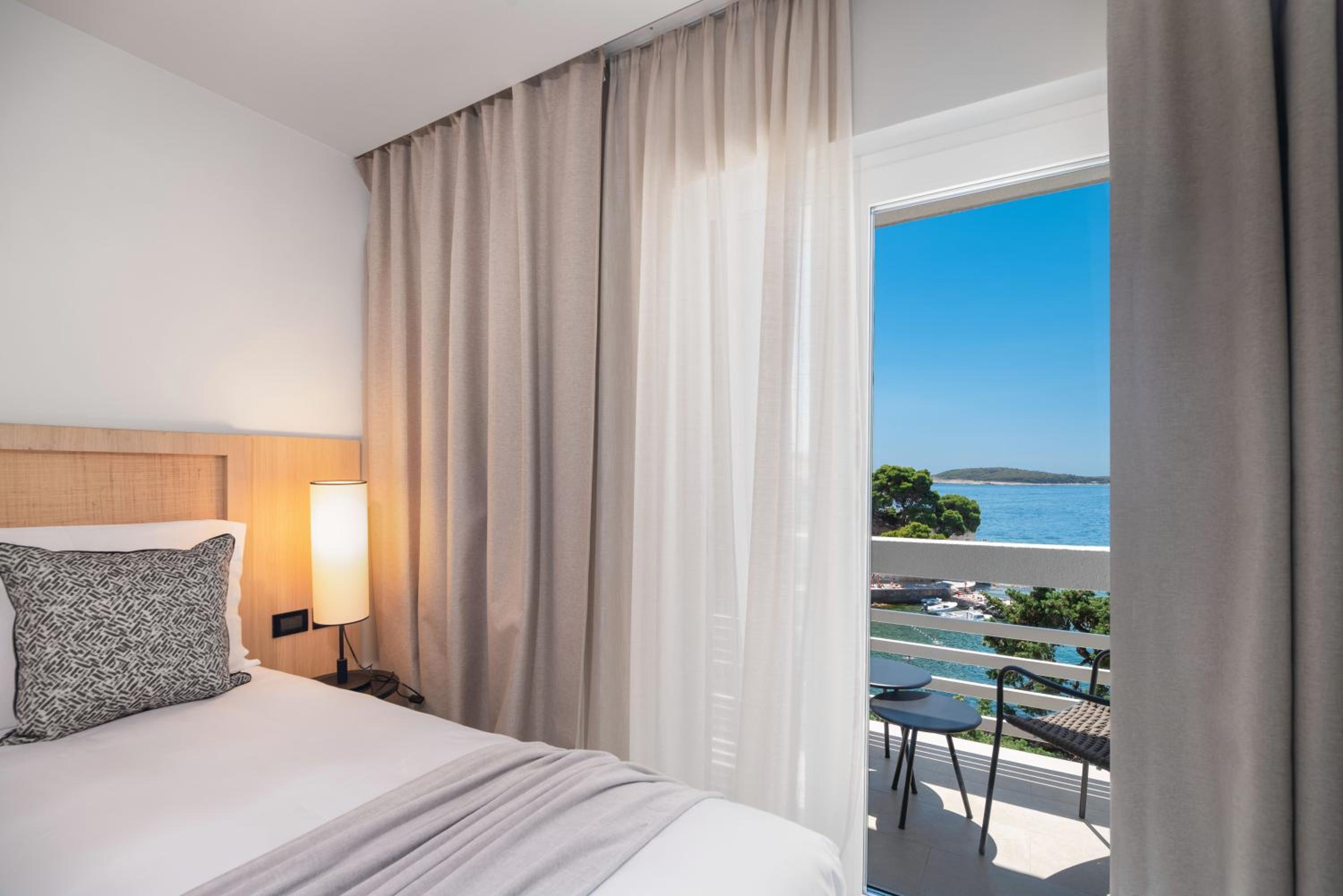 Double Room with Balcony and Sea View photo 2