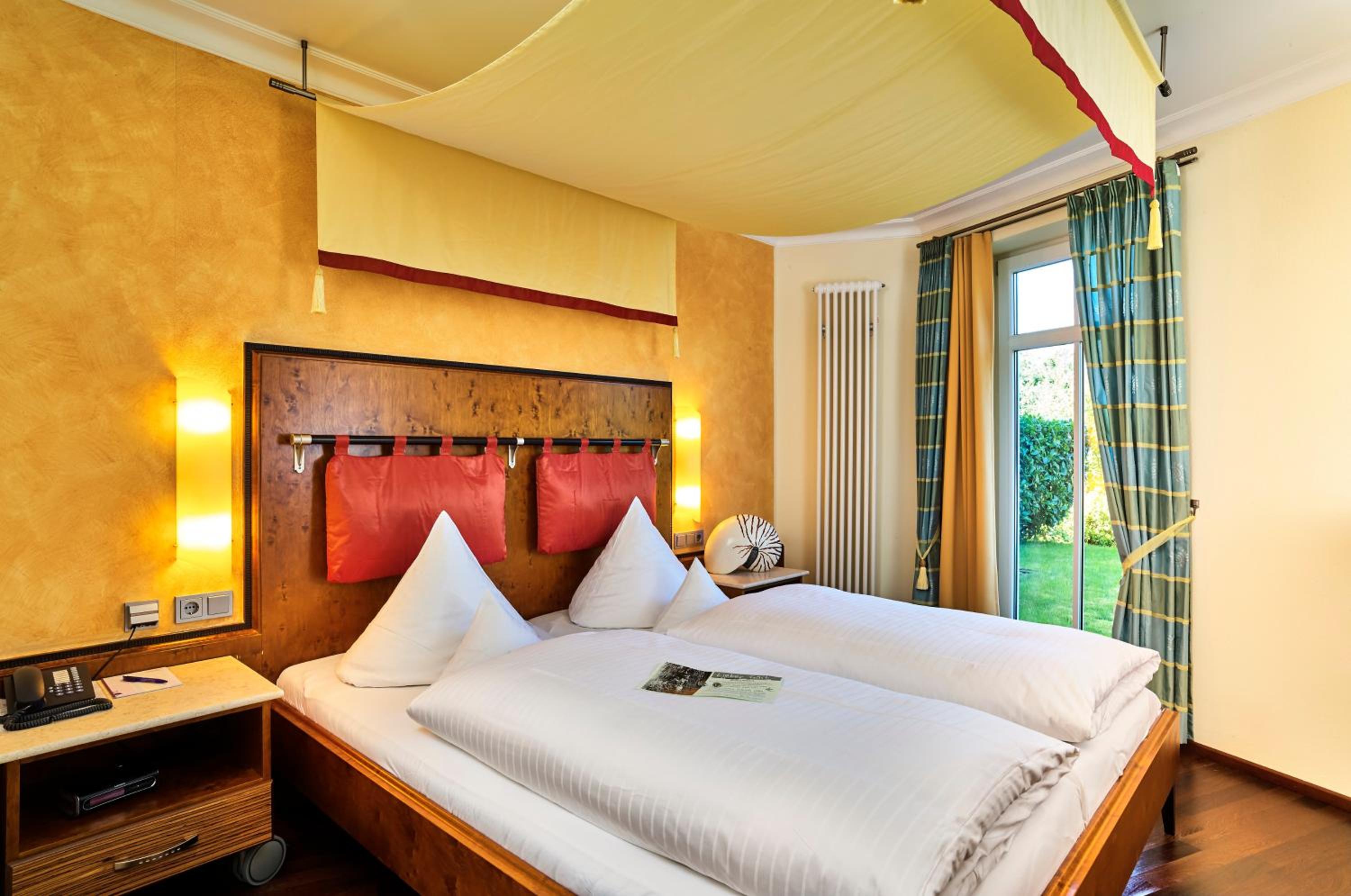Deluxe Double Room with Balcony photo 3