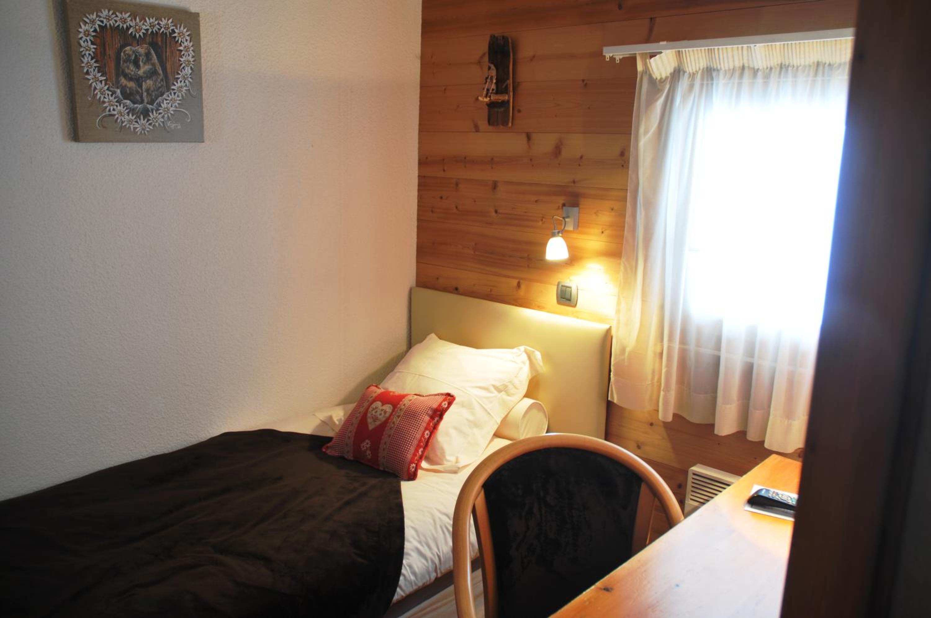 Superior Triple Room photo 3