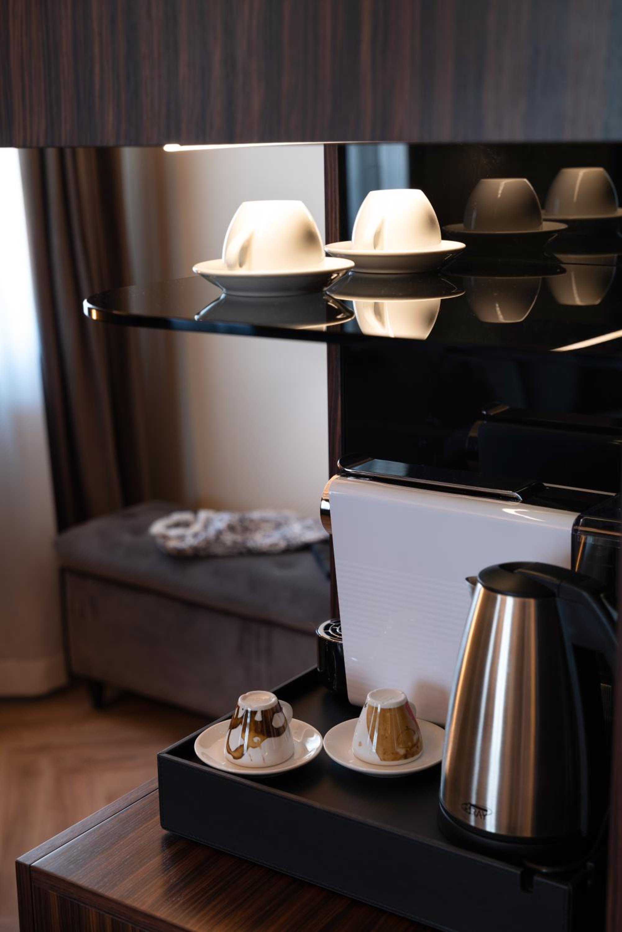 Suite - Photo 10