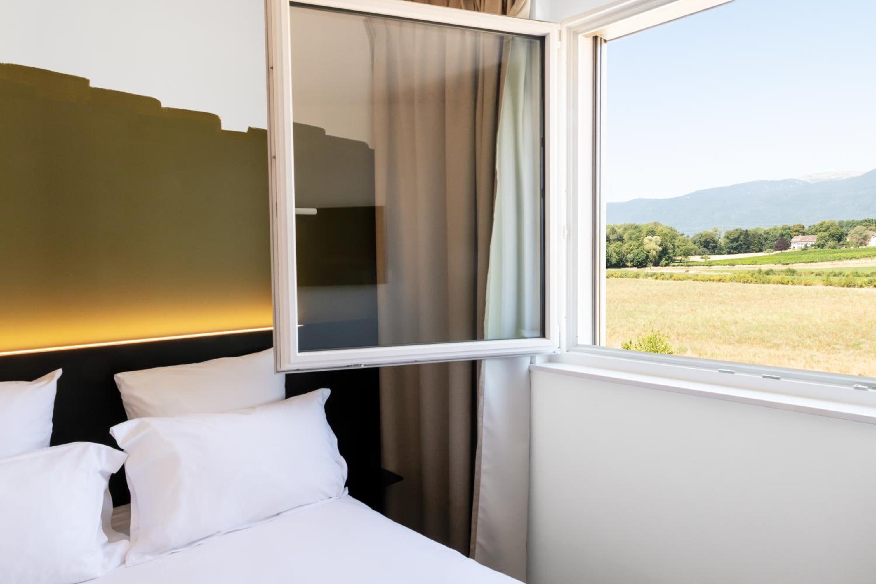 Standard Double Room - Photo 4