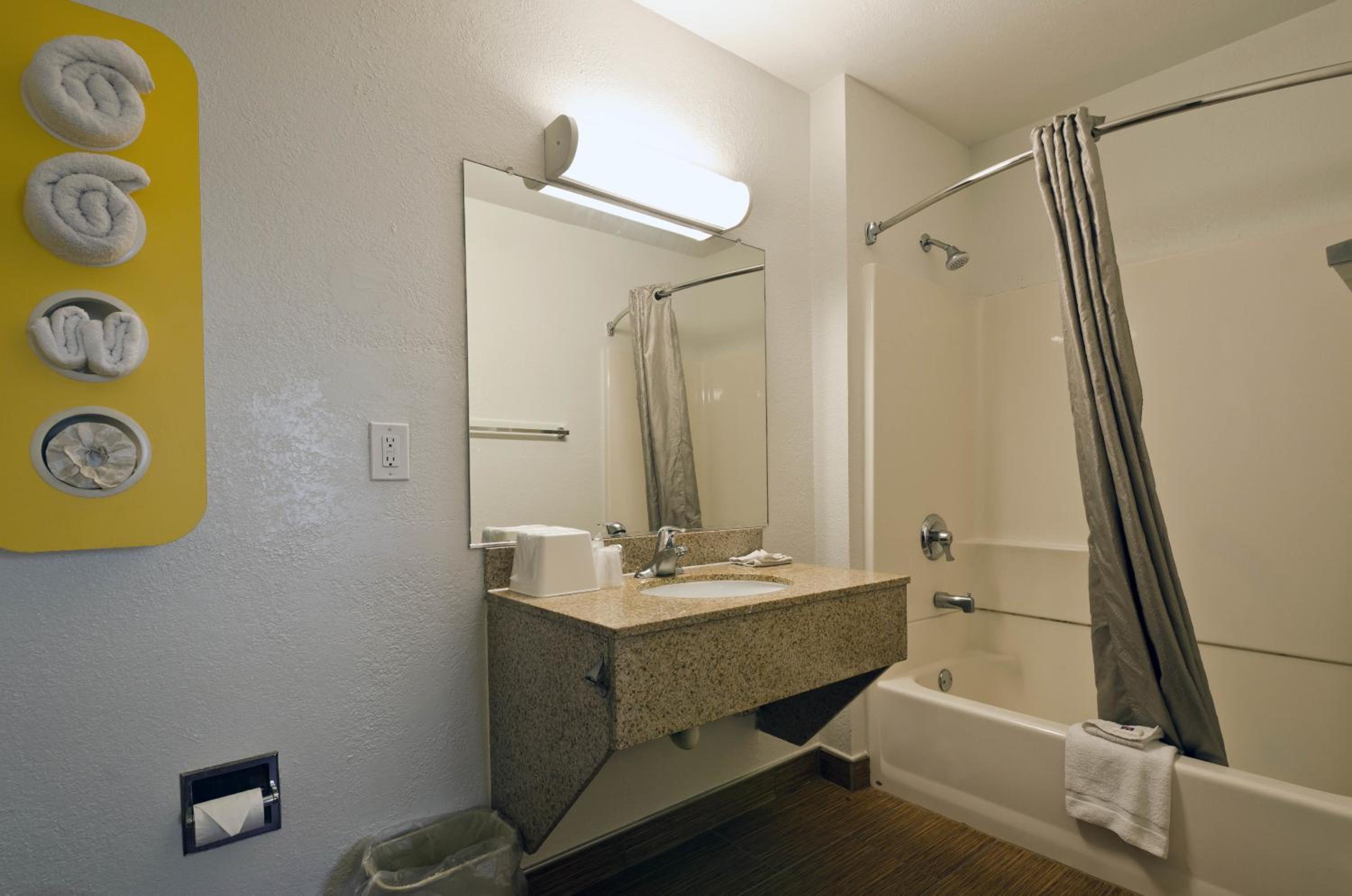 Quadruple Room - Non-Smoking