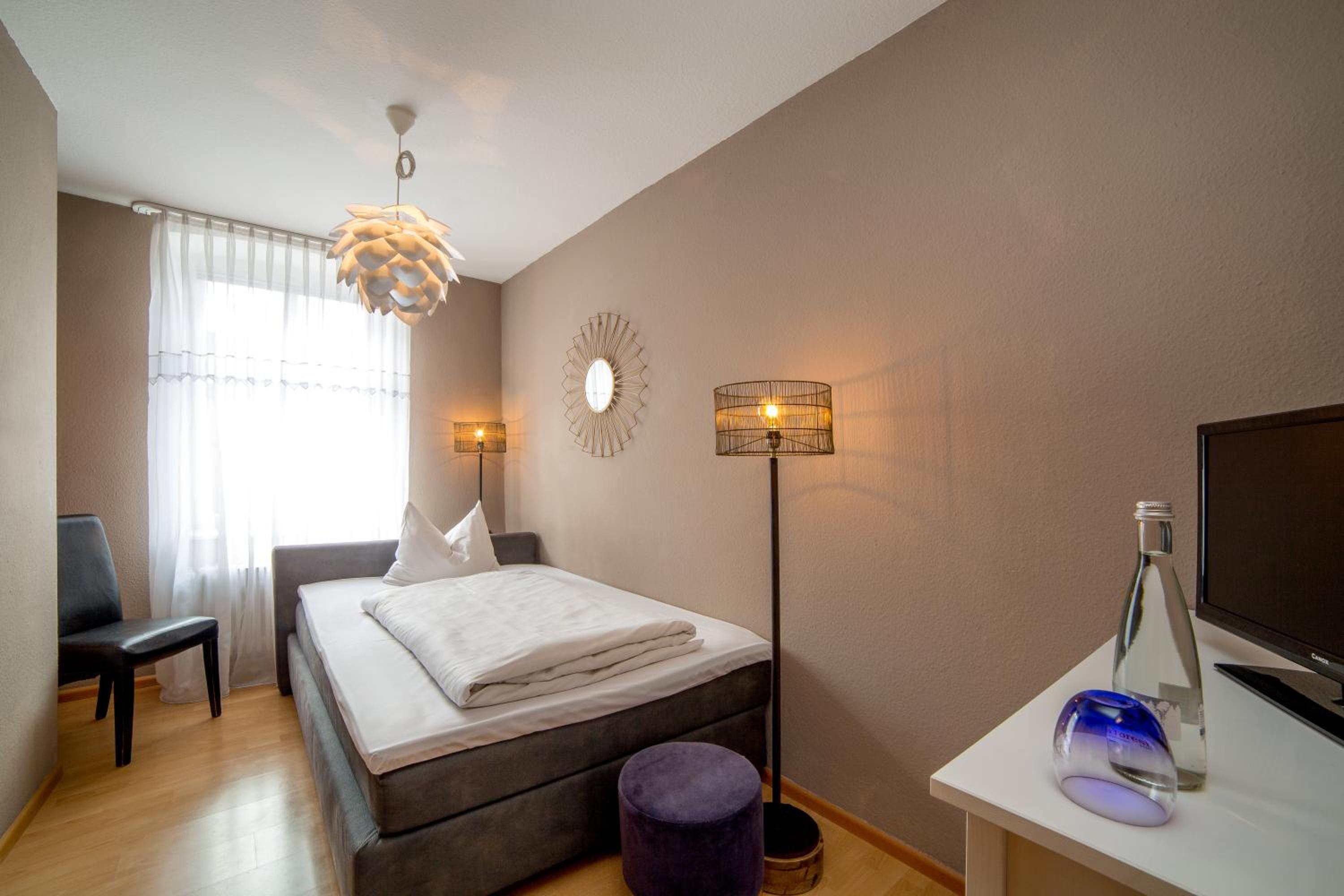 Single Room with Private Bathroom photo 1