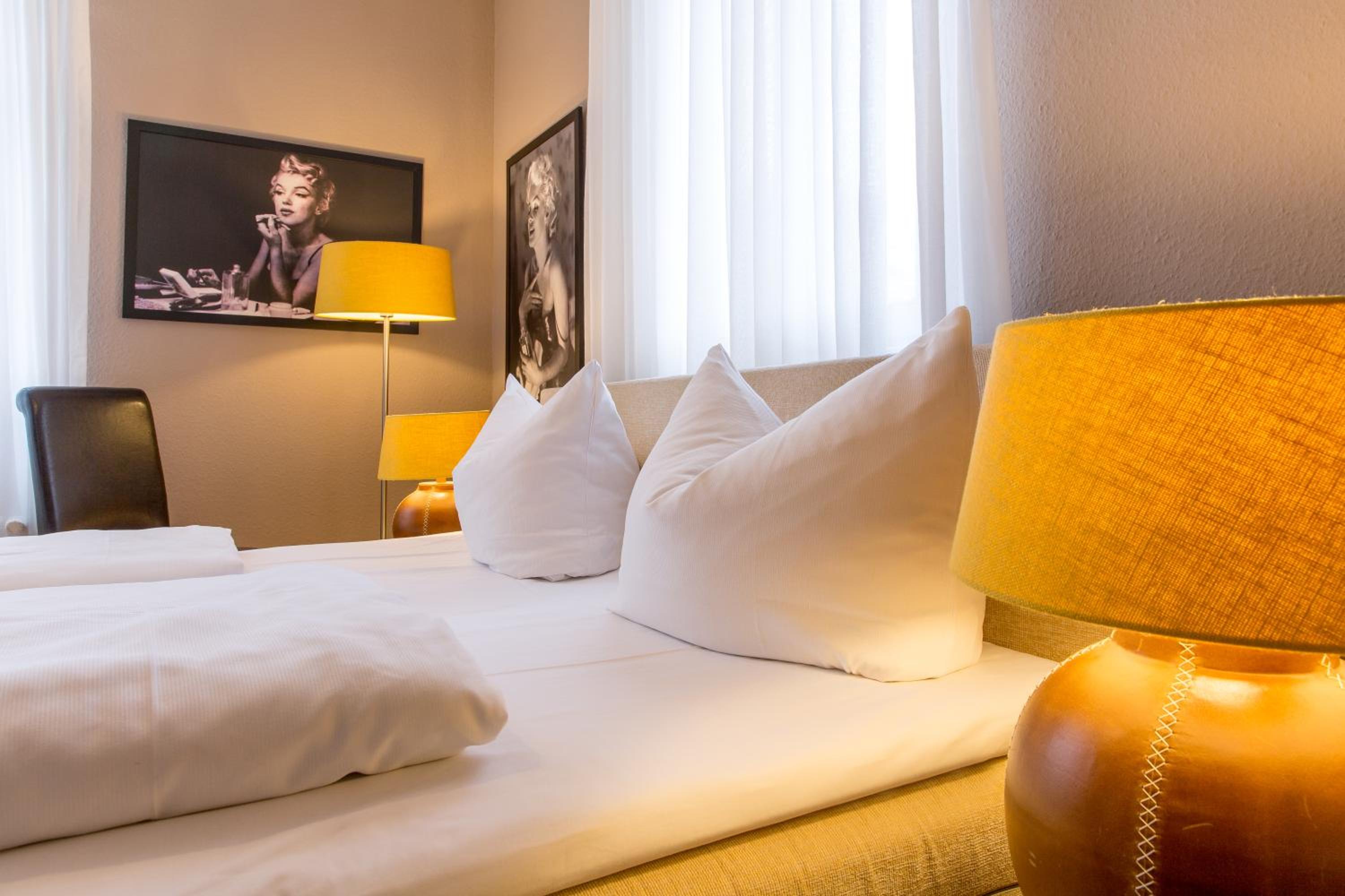 Double Room with Private Bathroom photo 1
