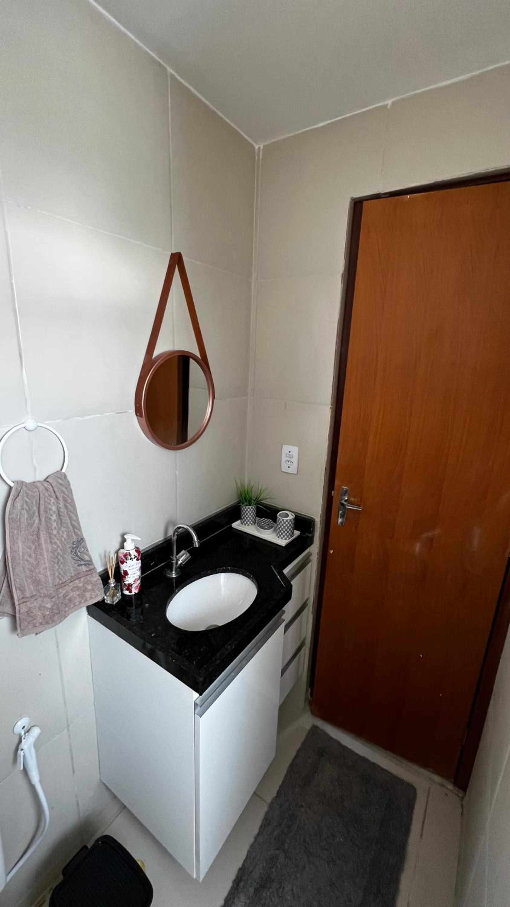 Apartment with Balcony - Photo 11