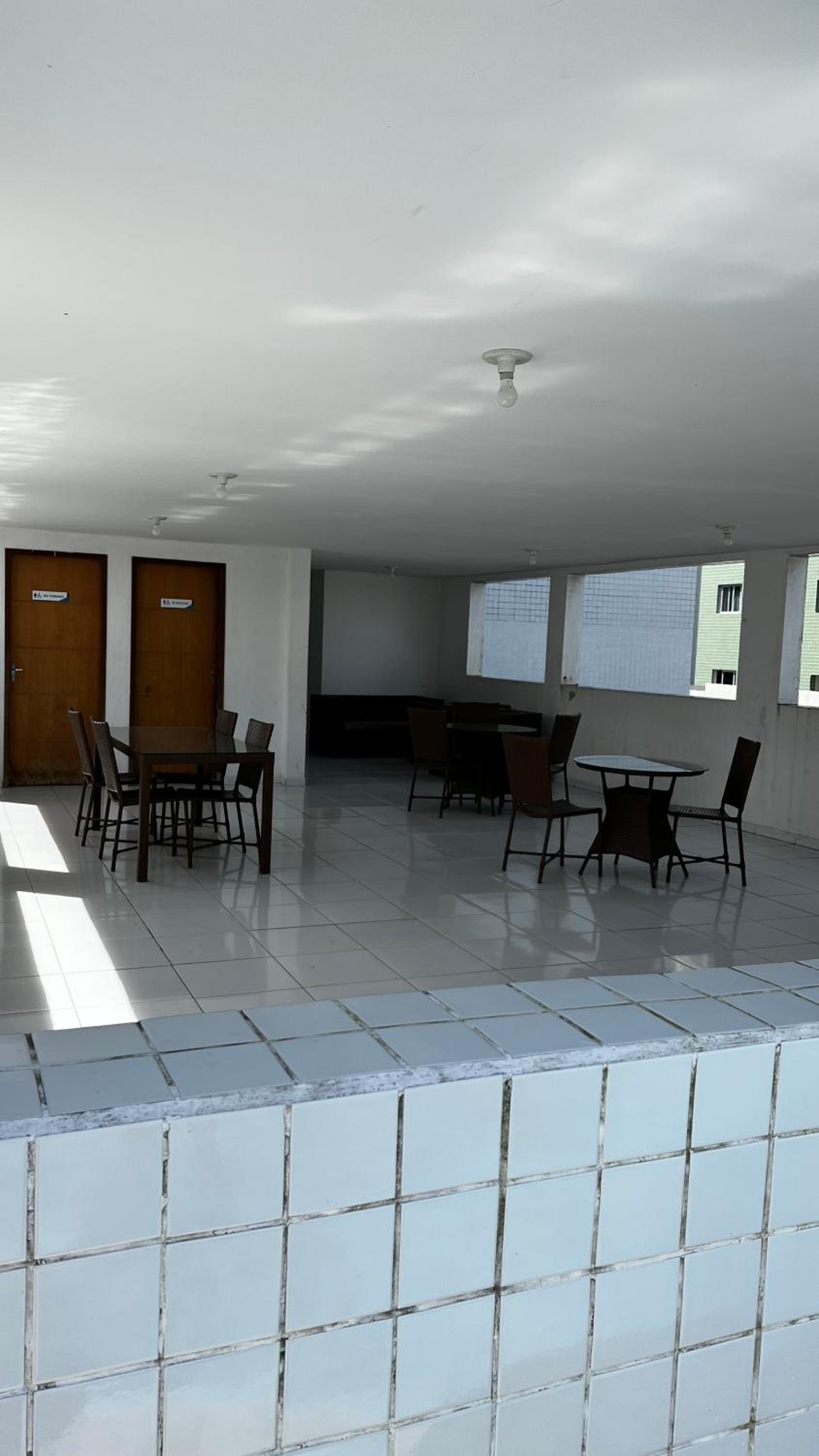 Apartment with Balcony - Photo 4