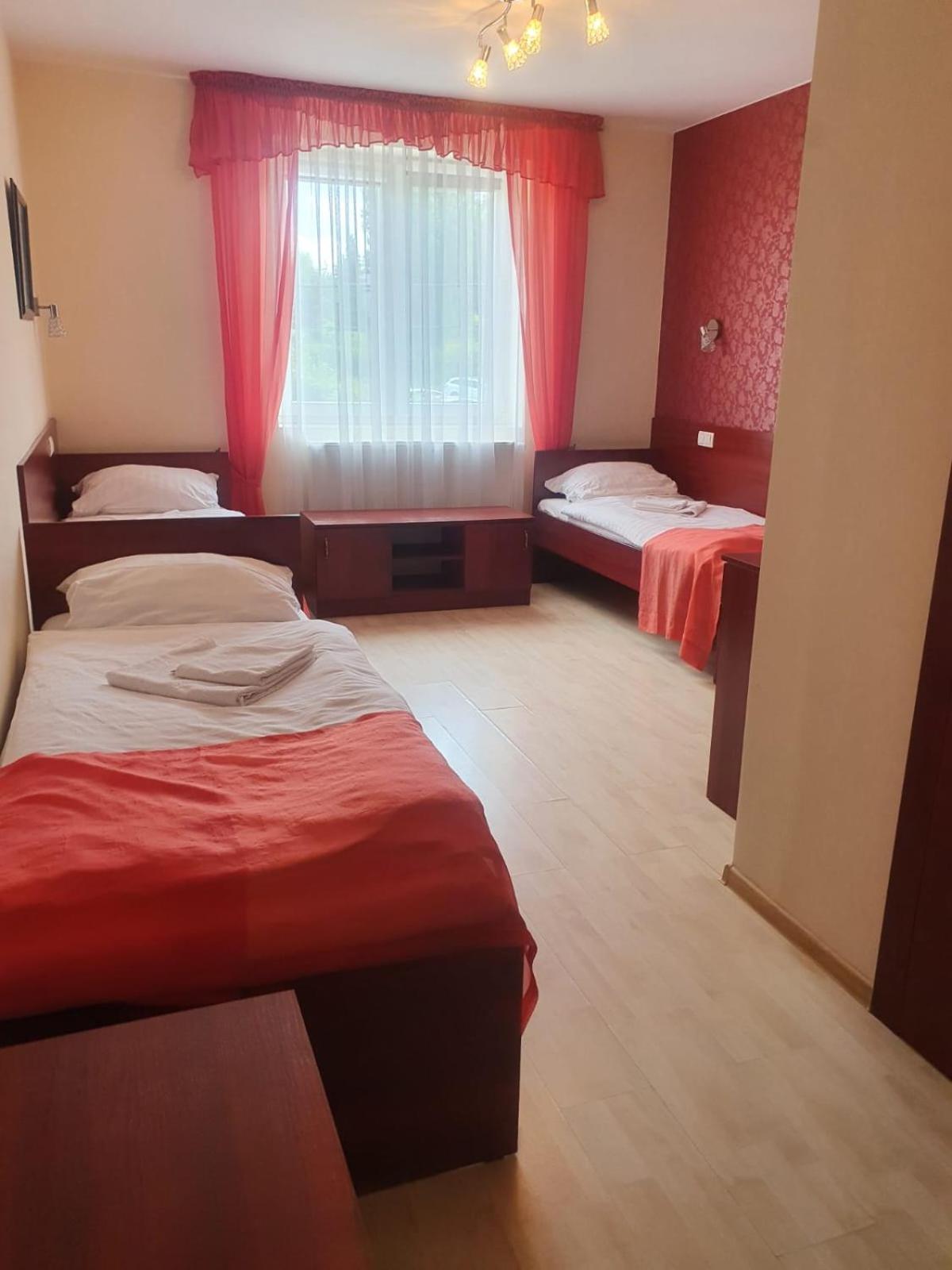 Basic Triple Room photo 2