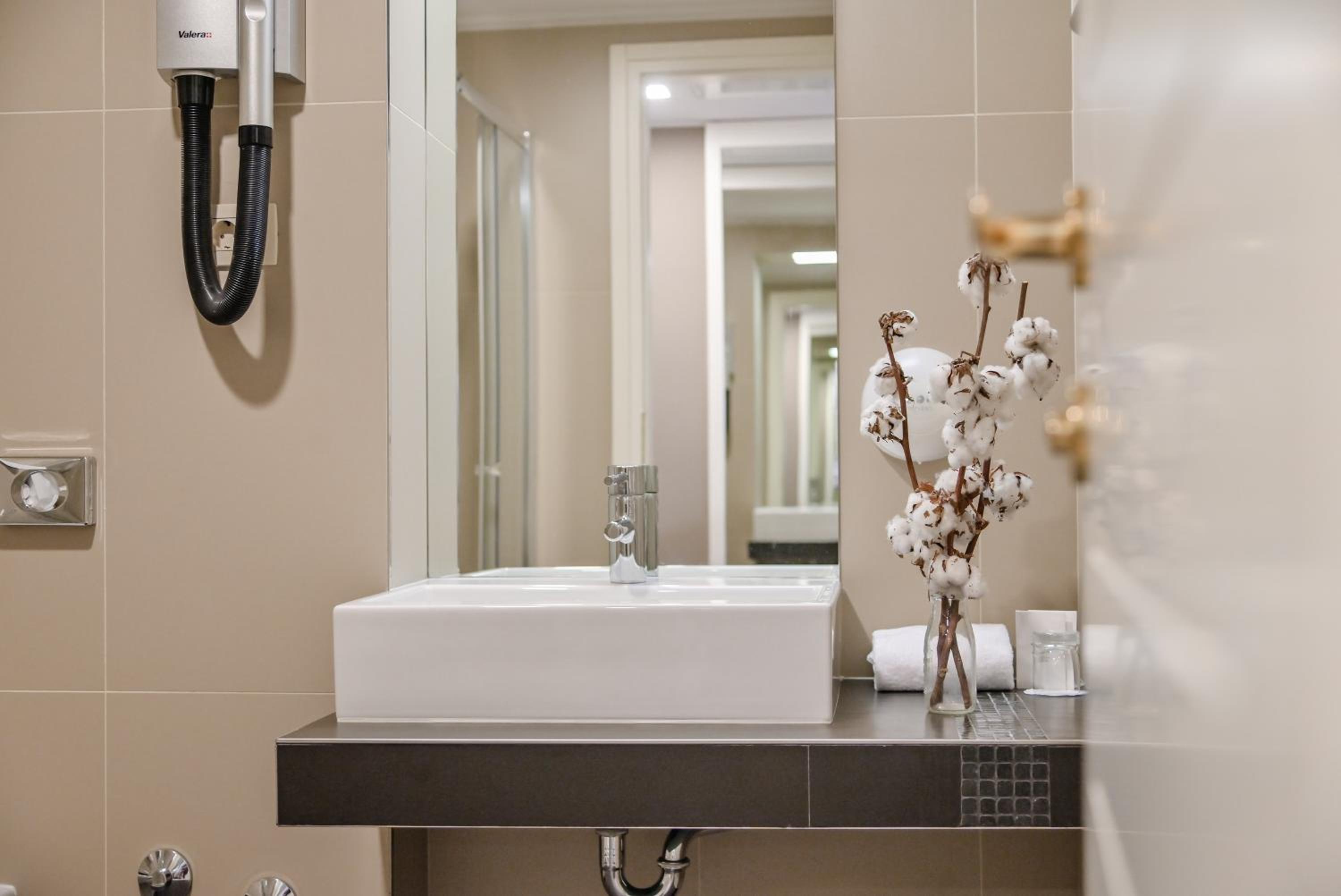 Superior Double Or Twin Room With Sea View photo 2