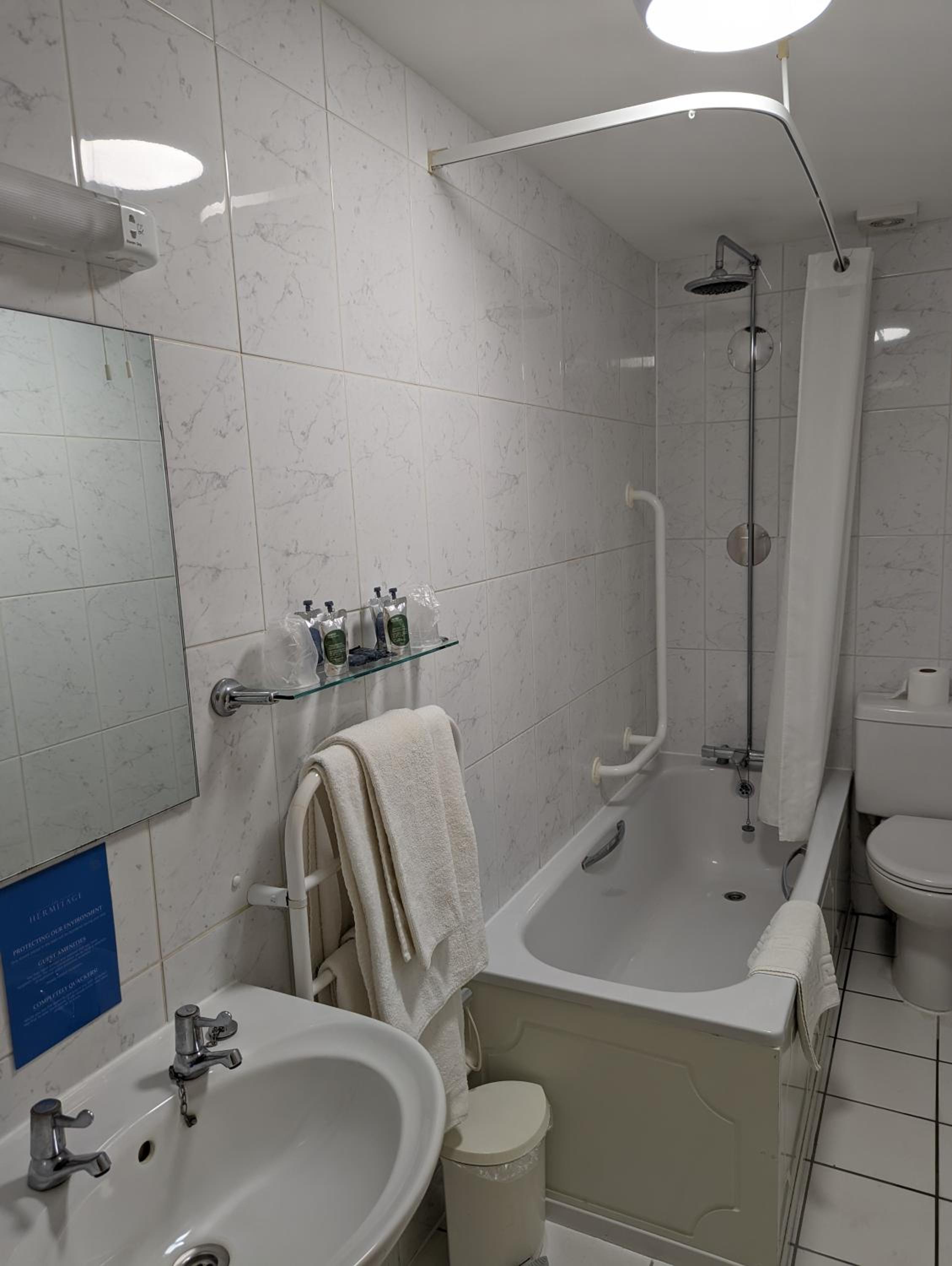 Double Room - Photo 9