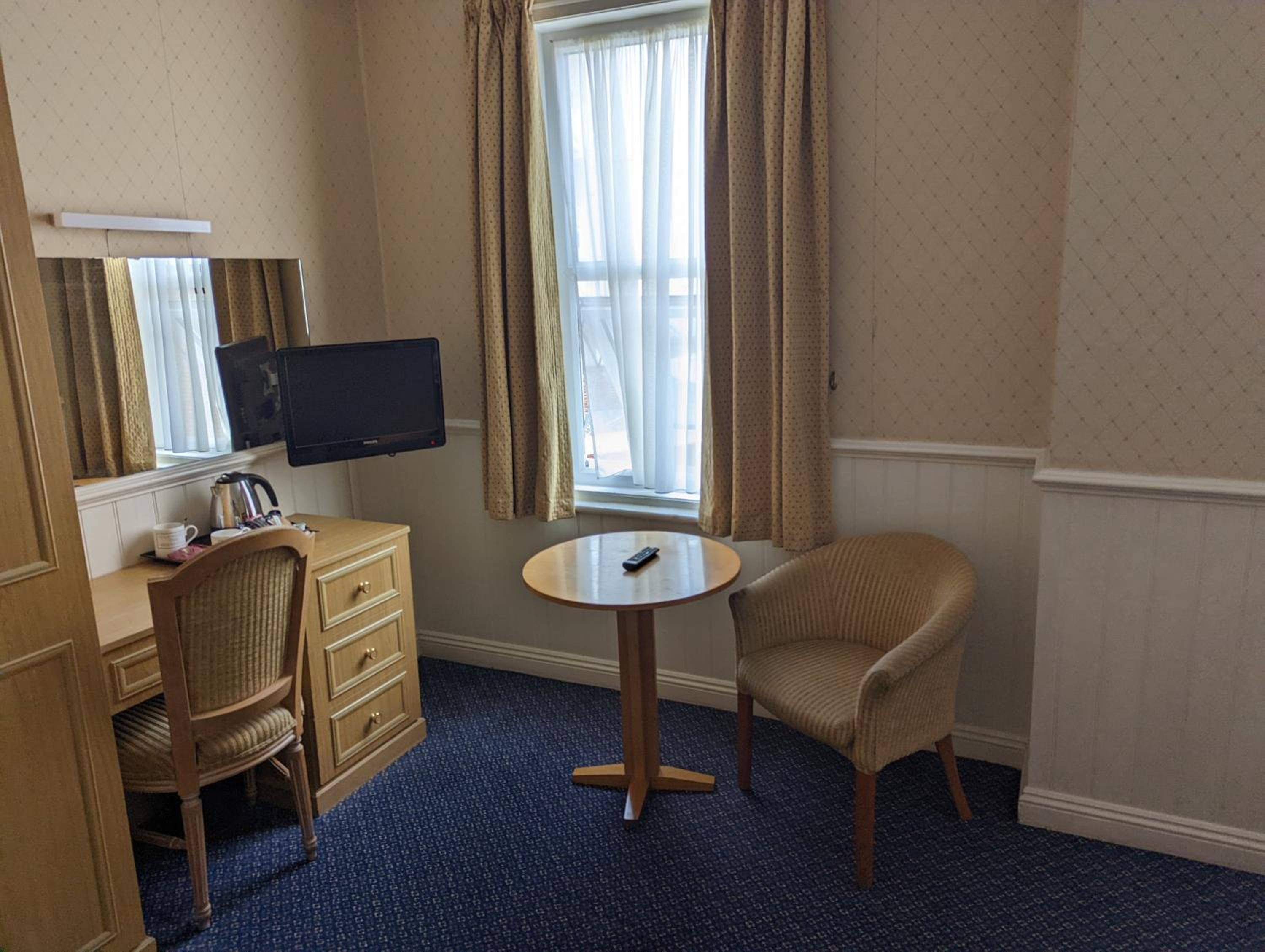 Double Room - Photo 7