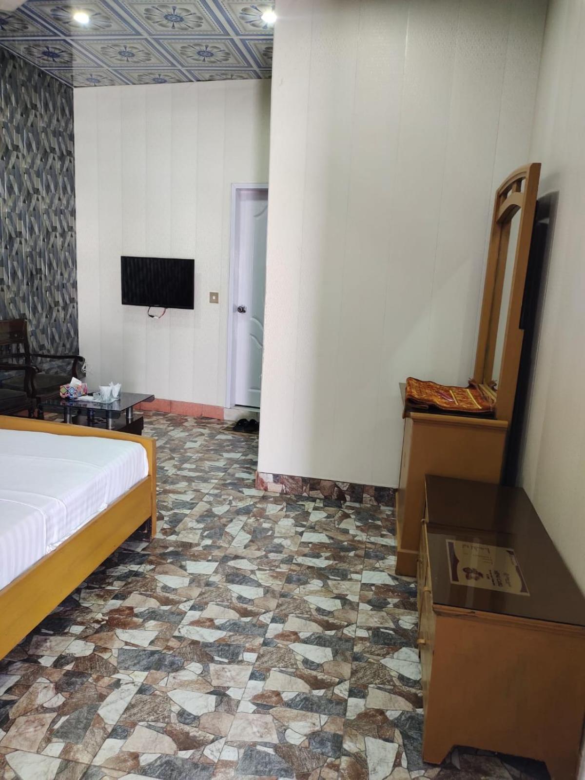 Large Single Room