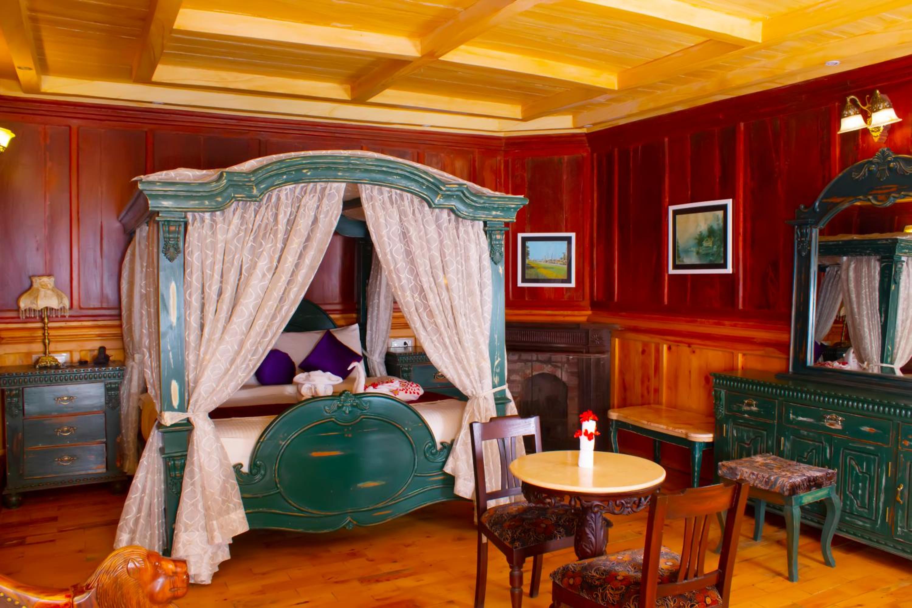 Victorian Suite