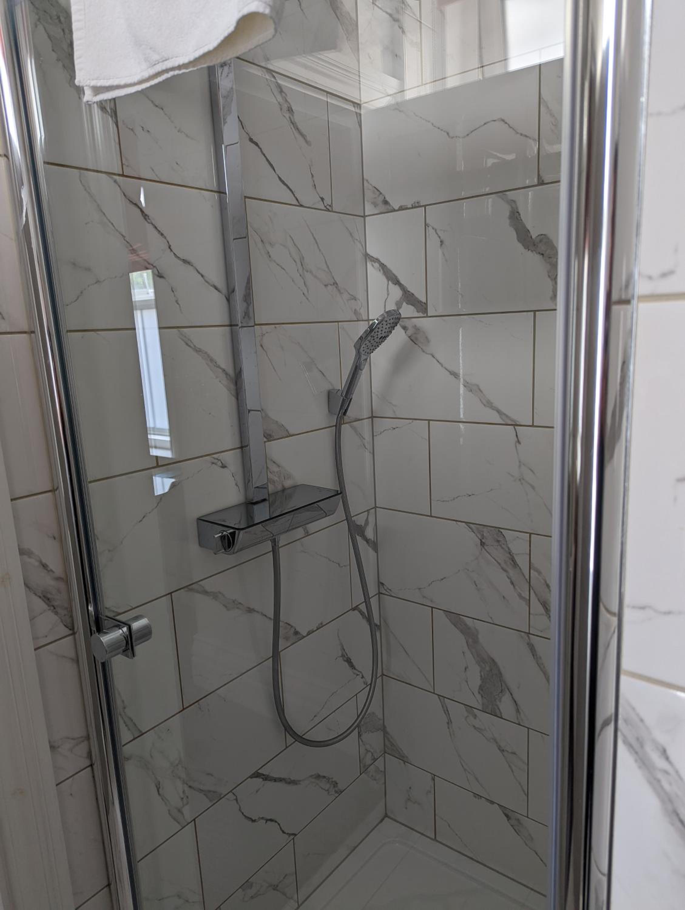 Luxury Suite - Photo 5