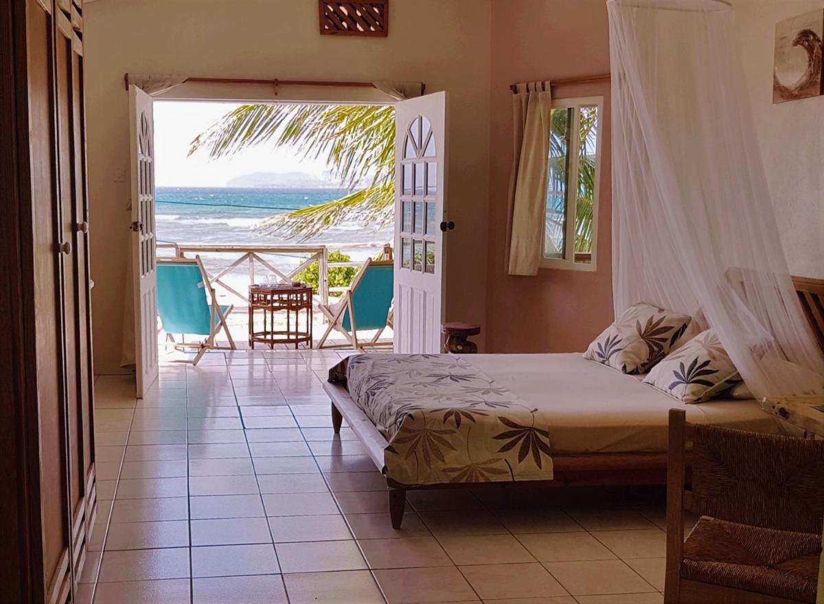Double Room with Balcony and Sea View (Large) photo 1