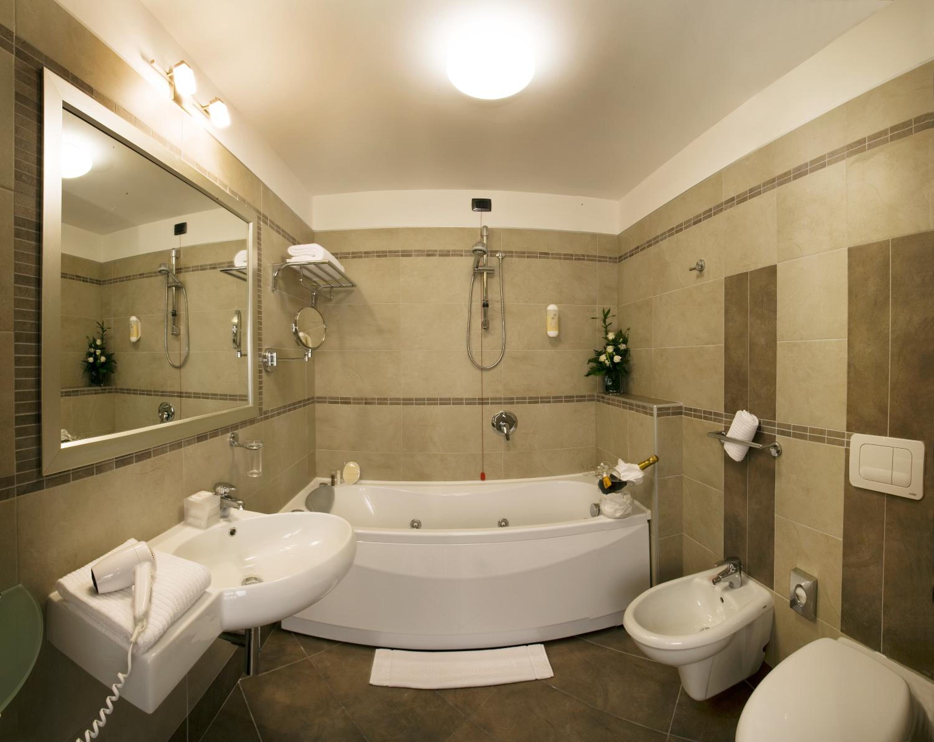Superior Double or Twin Room - Photo 3